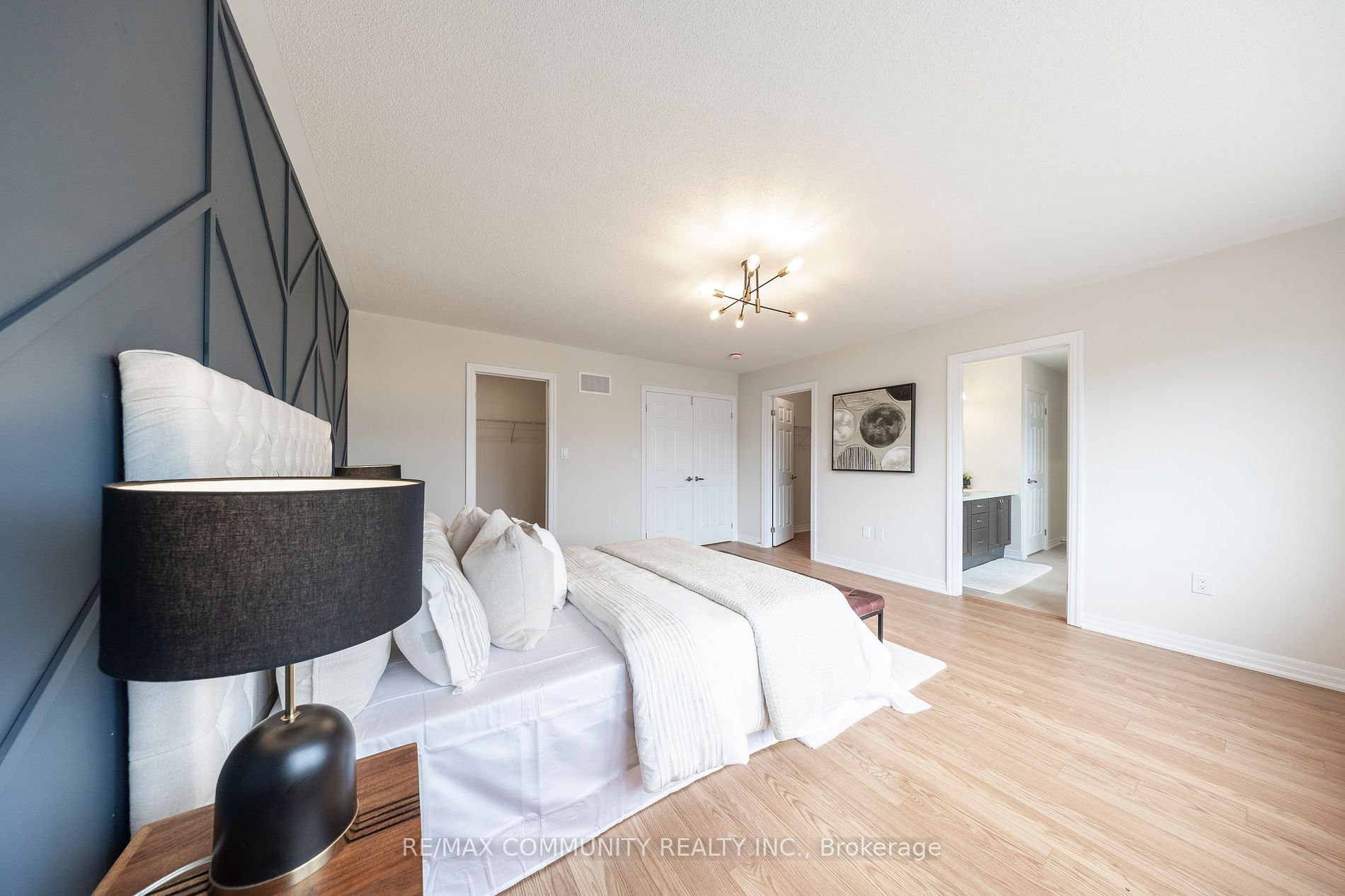 11 Northrop Avenue
