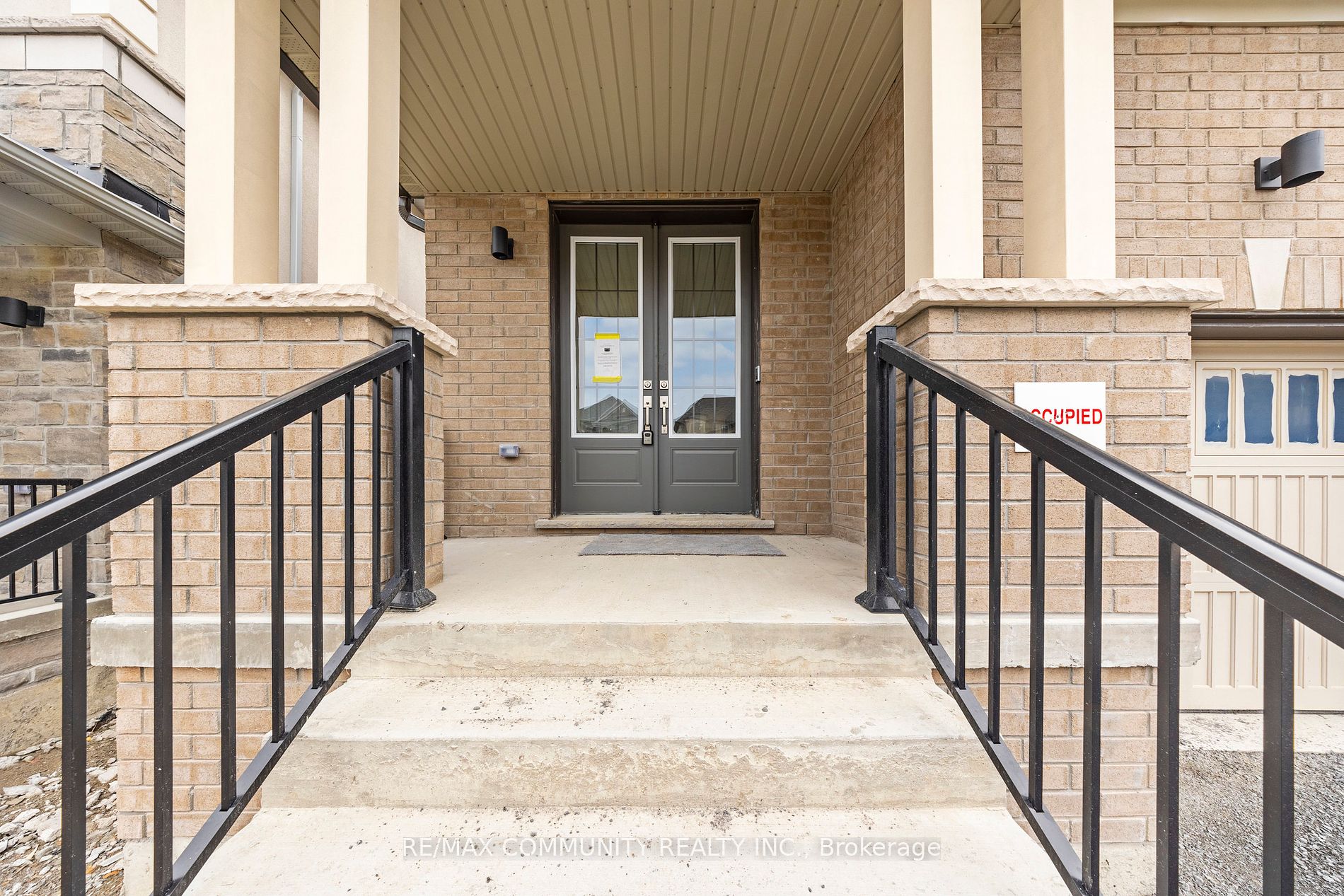 11 Northrop Avenue