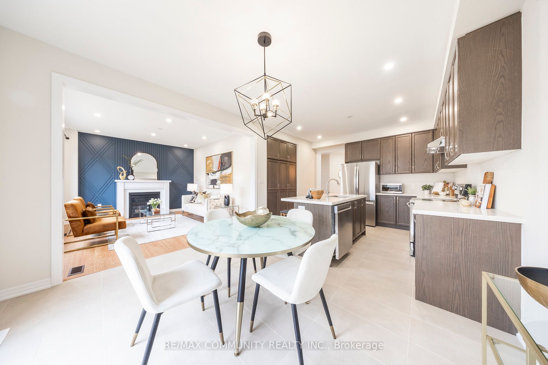 11 Northrop Avenue