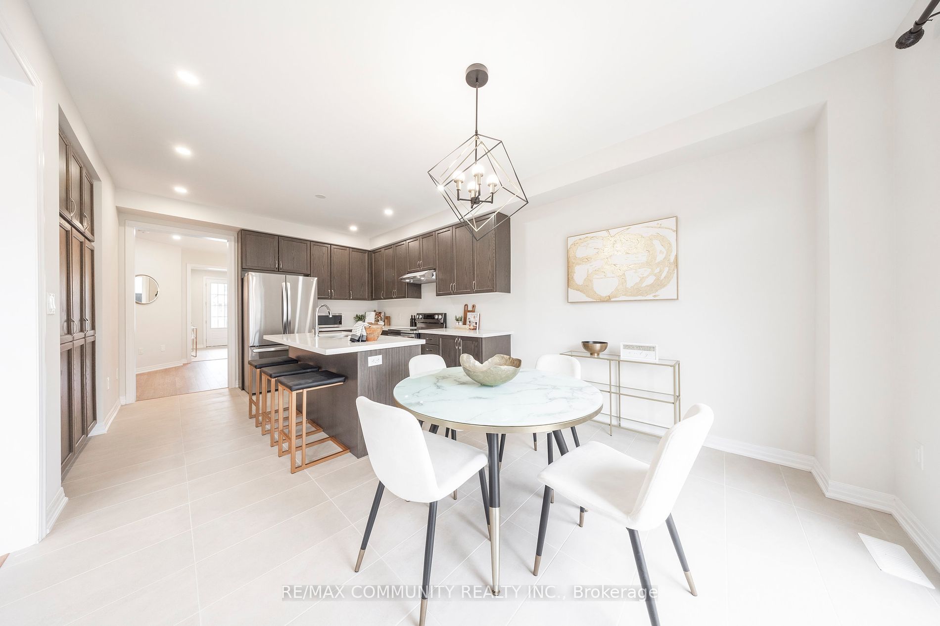 11 Northrop Avenue