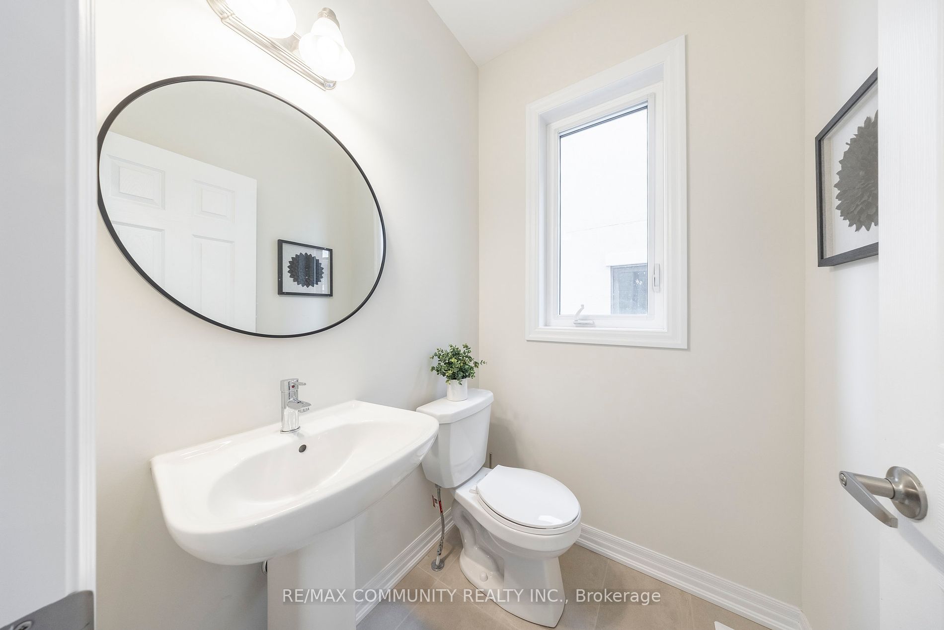 11 Northrop Avenue