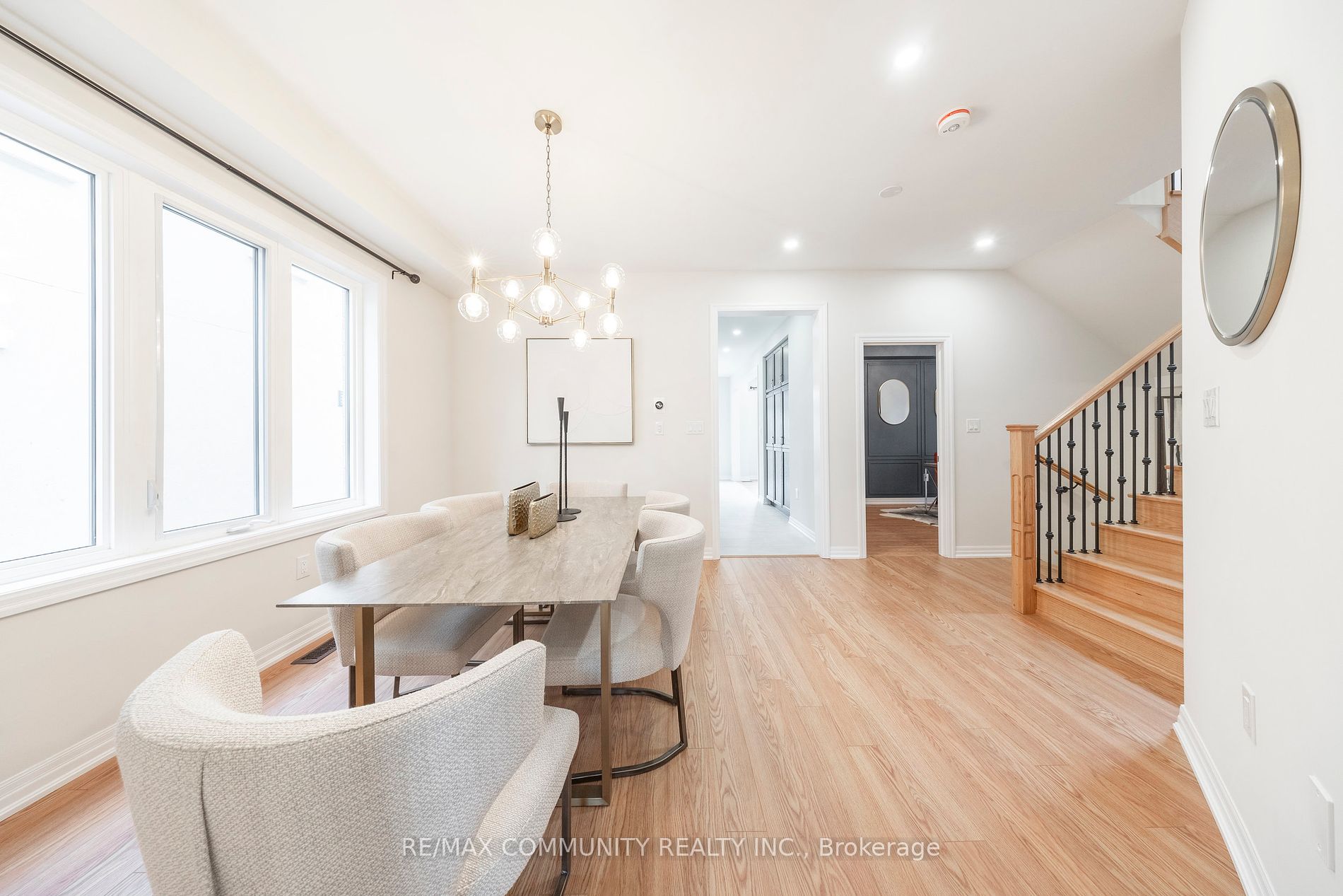 11 Northrop Avenue