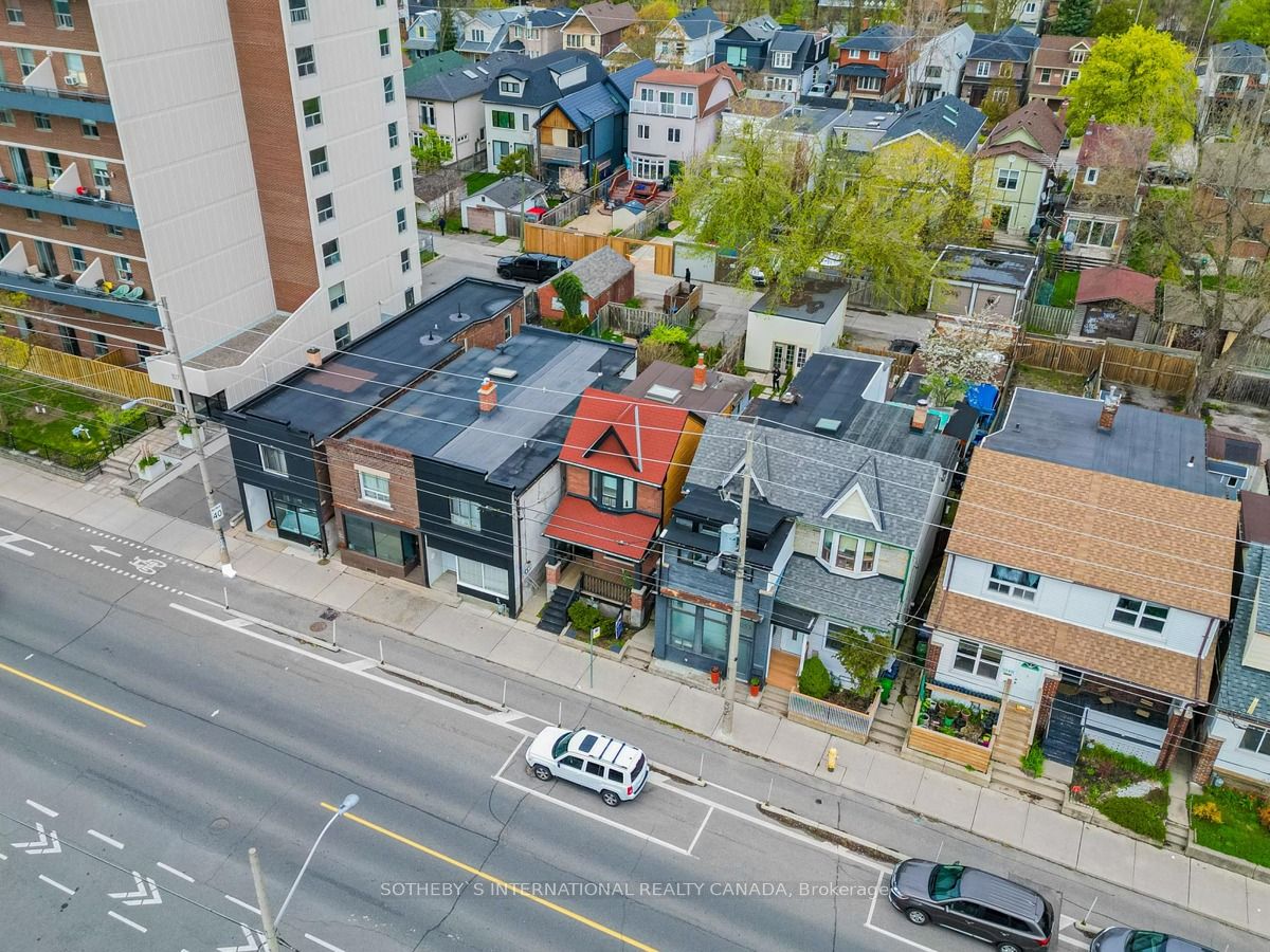 1055 Woodbine Avenue