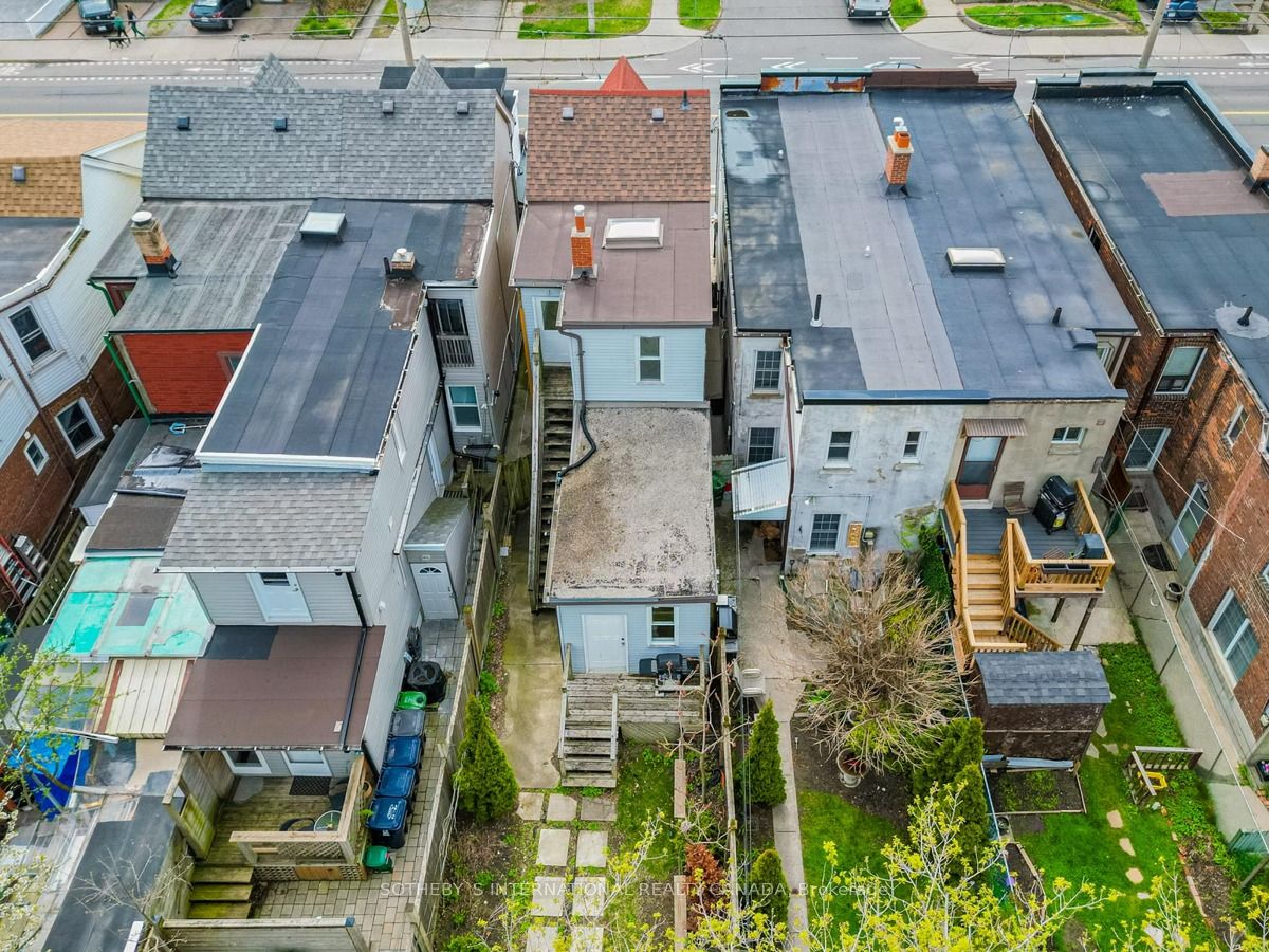 1055 Woodbine Avenue