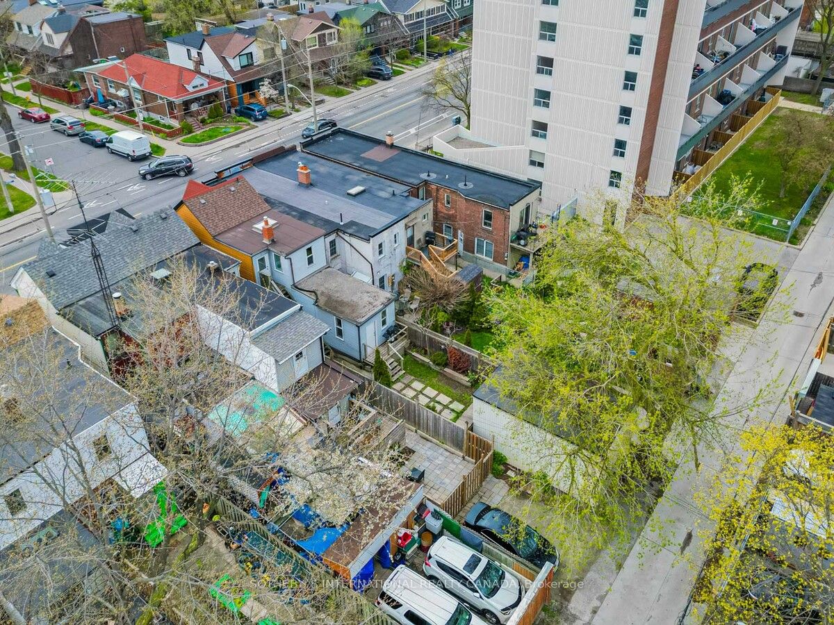 1055 Woodbine Avenue
