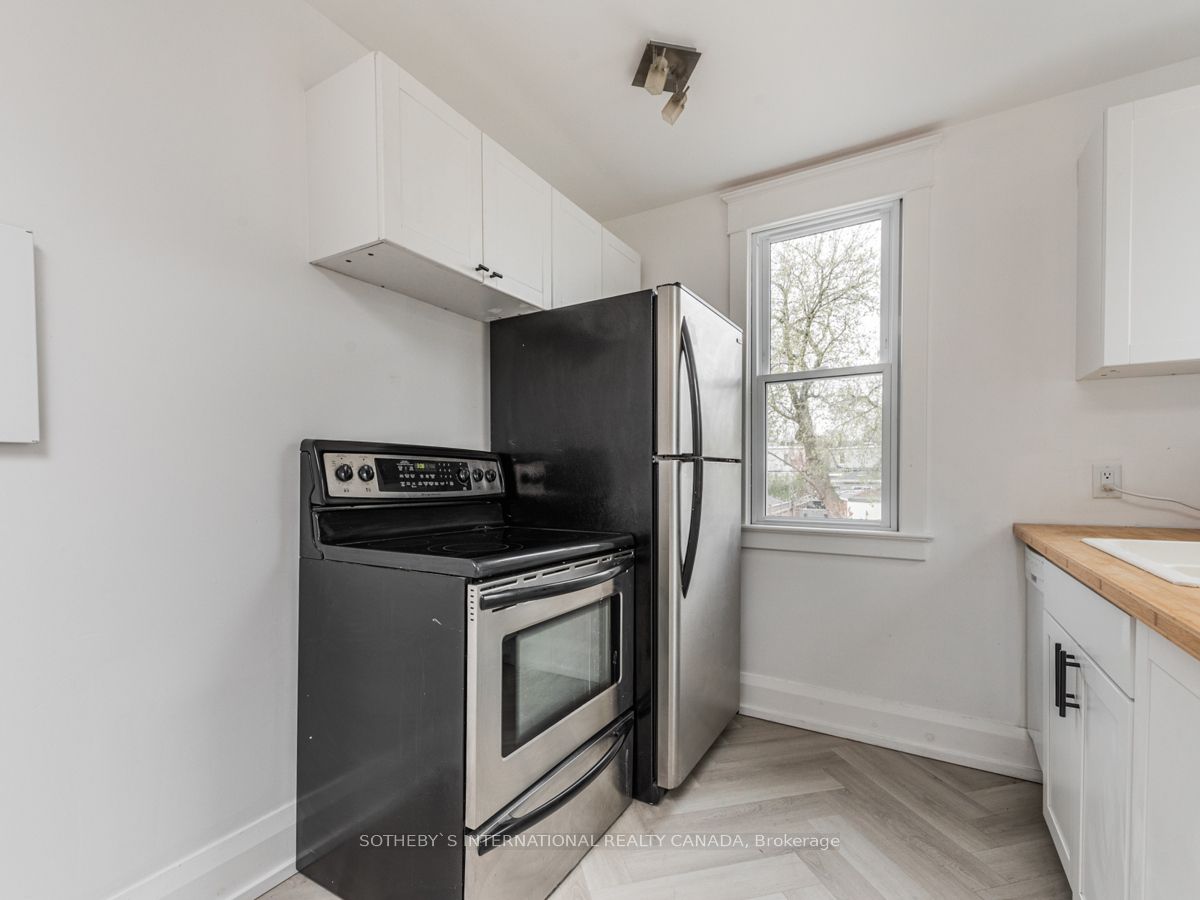 1055 Woodbine Avenue