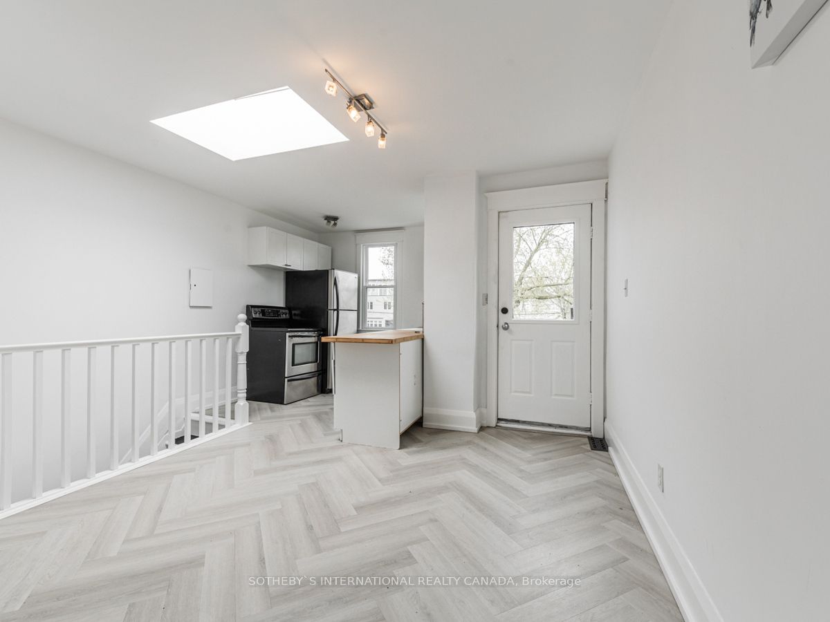 1055 Woodbine Avenue