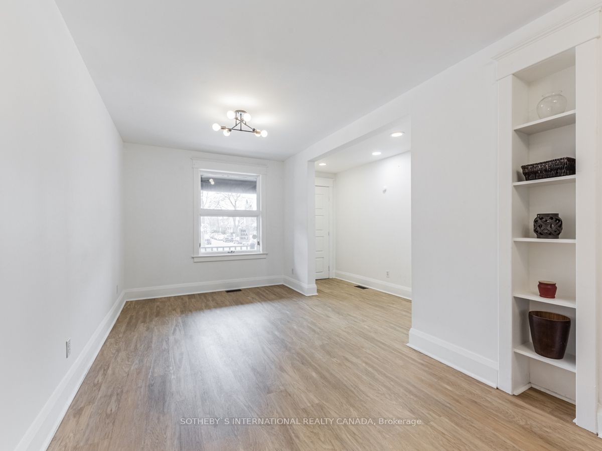 1055 Woodbine Avenue