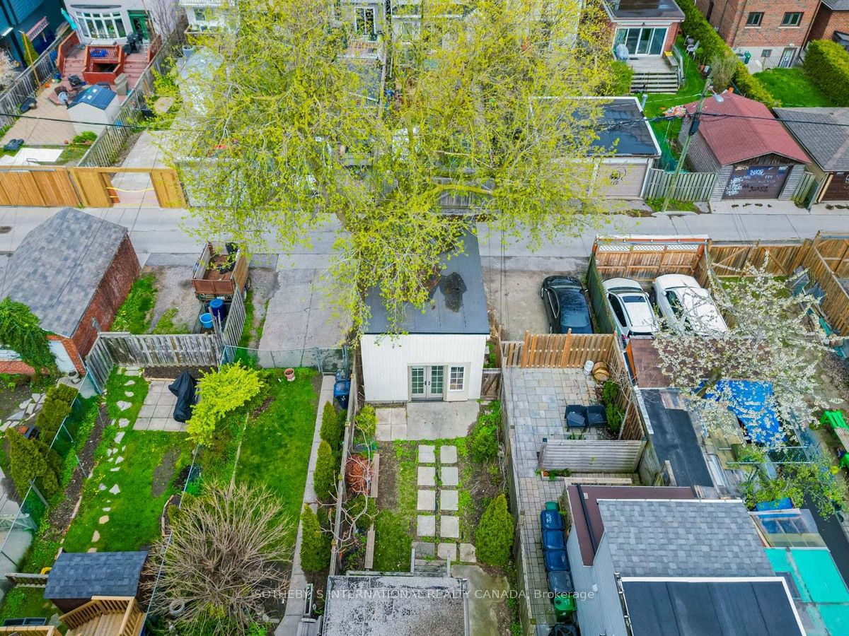 1055 Woodbine Avenue
