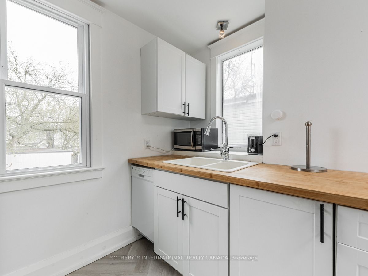 1055 Woodbine Avenue