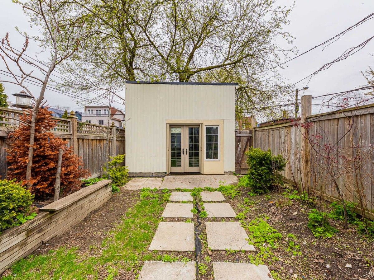 1055 Woodbine Avenue