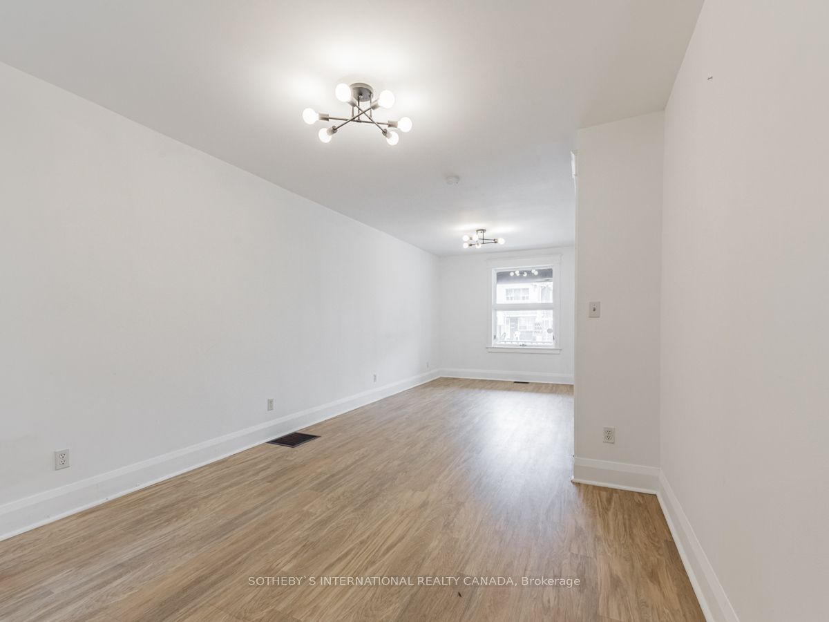 1055 Woodbine Avenue