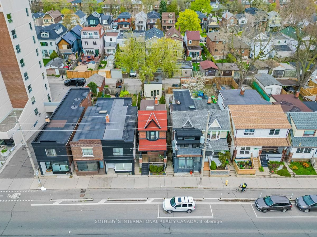 1055 Woodbine Avenue