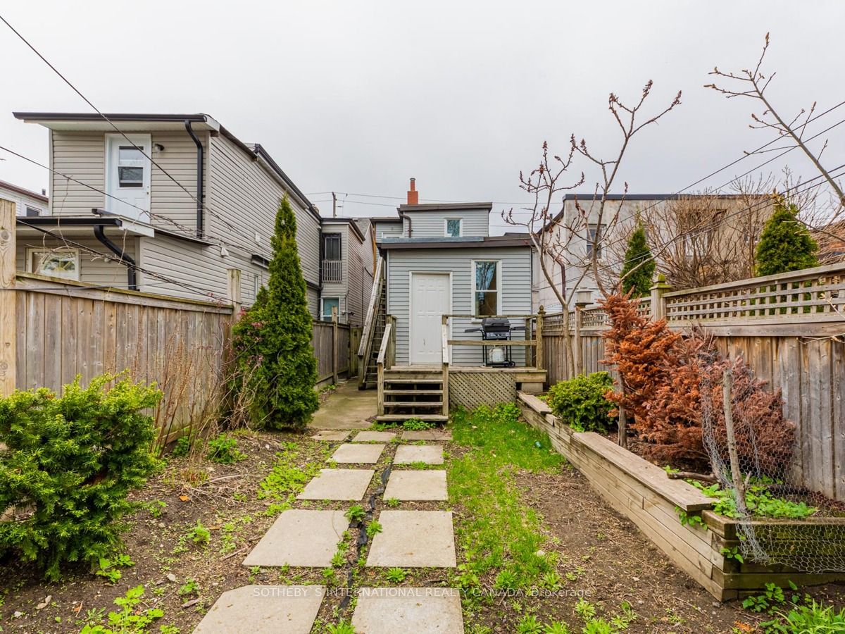 1055 Woodbine Avenue