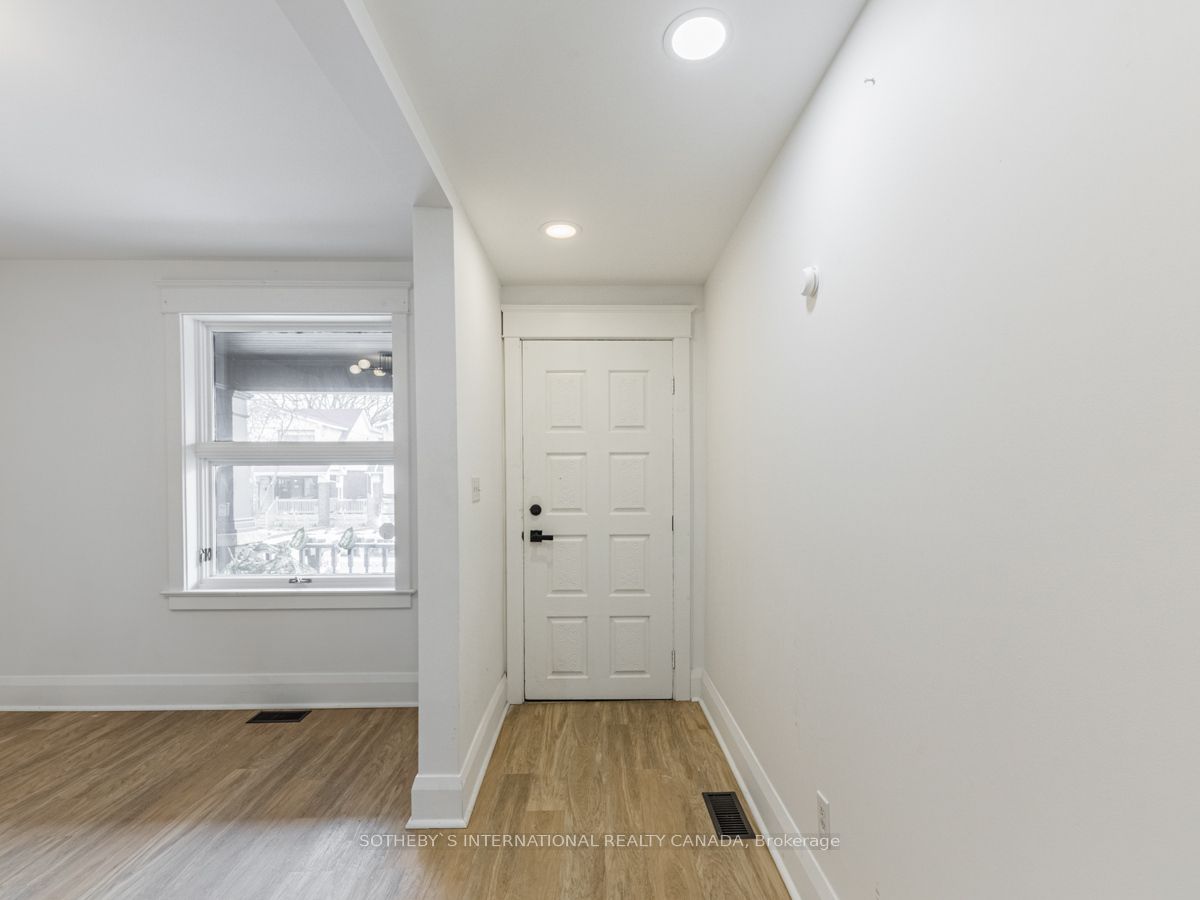 1055 Woodbine Avenue