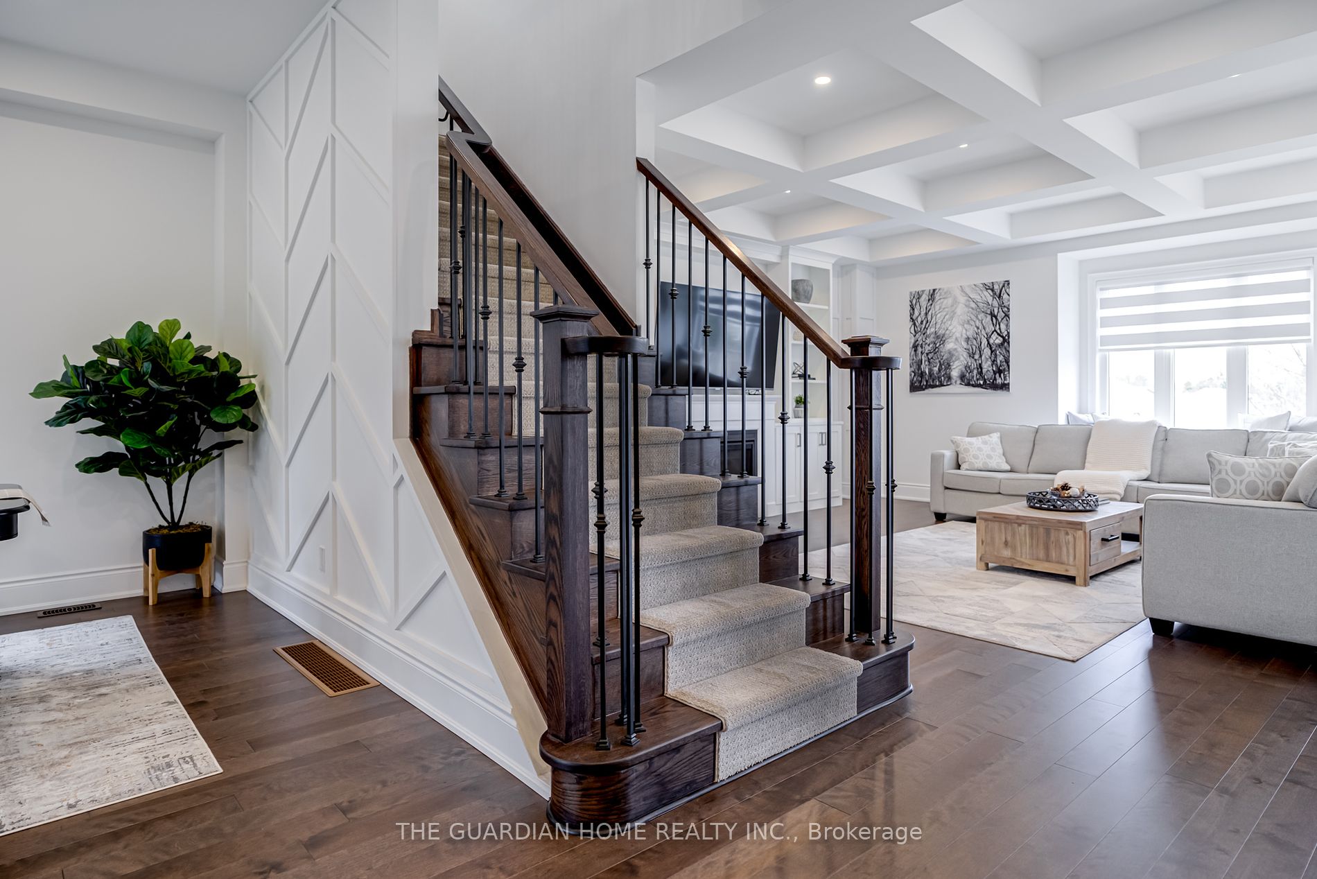 505 King Ave E