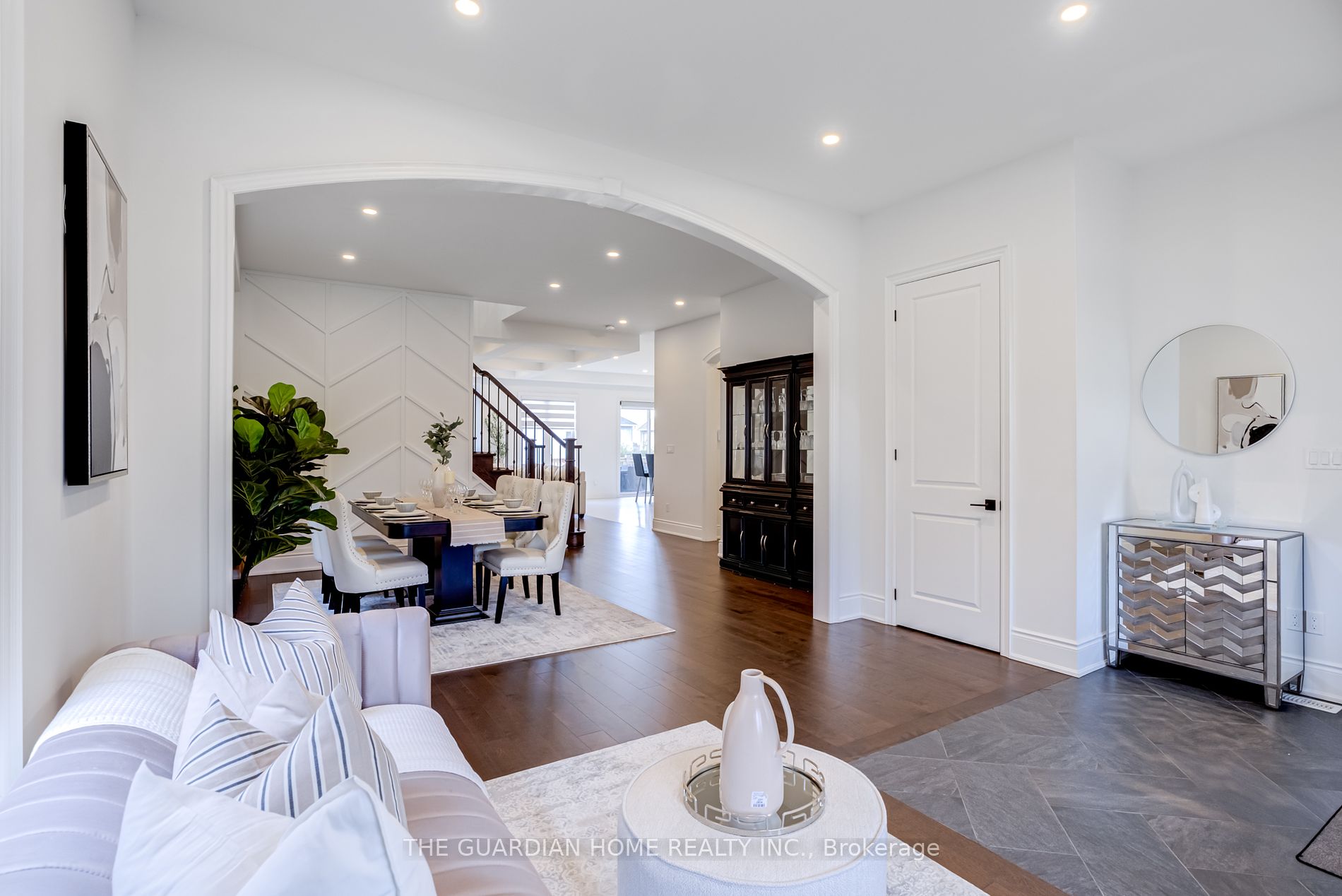 505 King Ave E