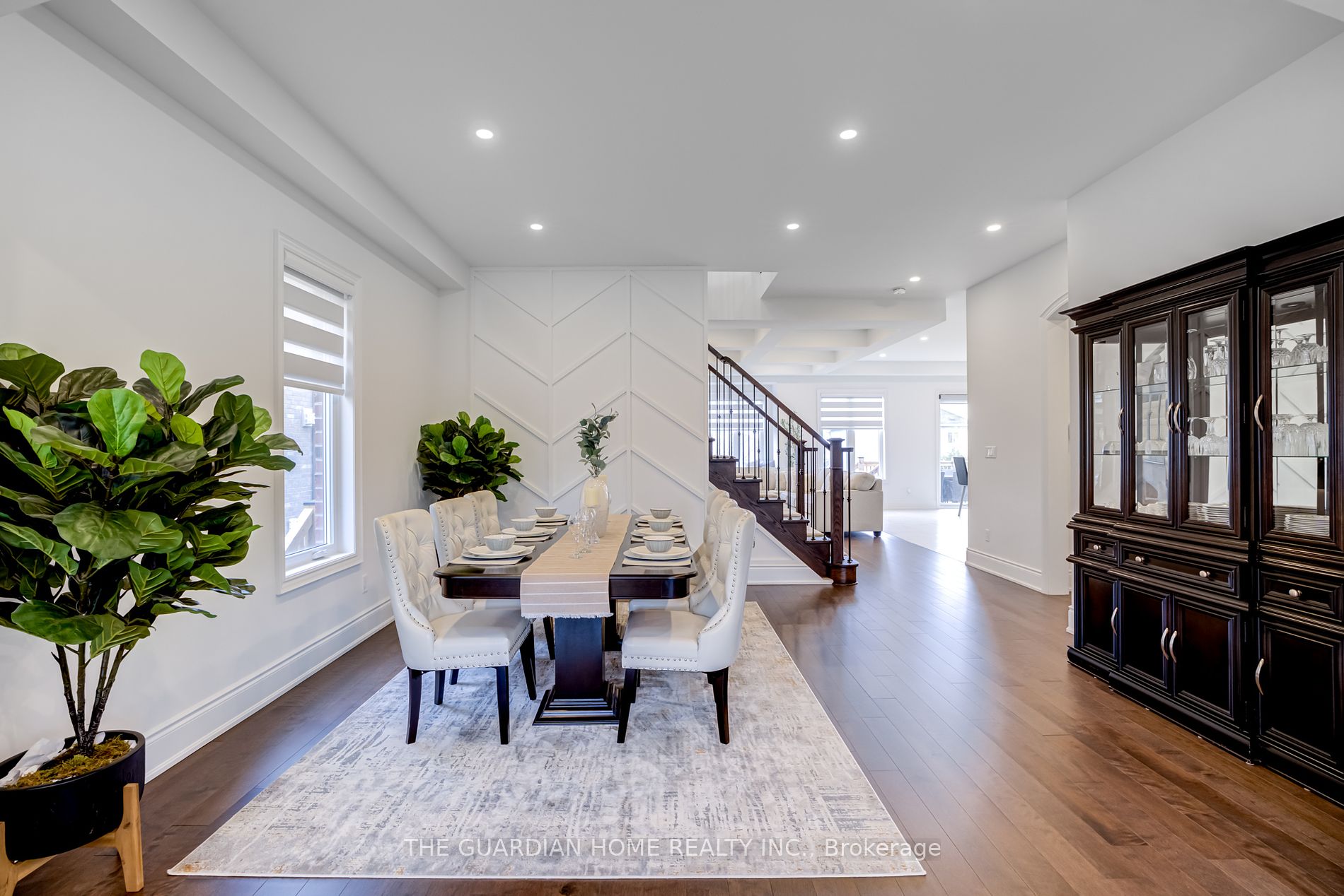 505 King Ave E
