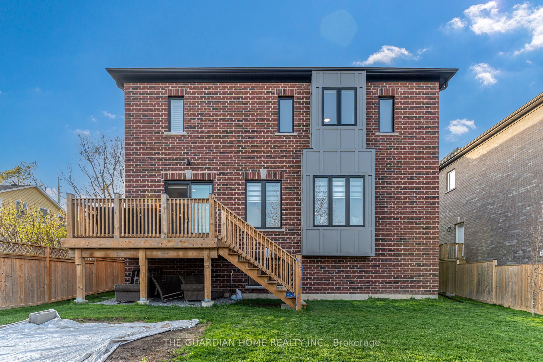 505 King Ave E