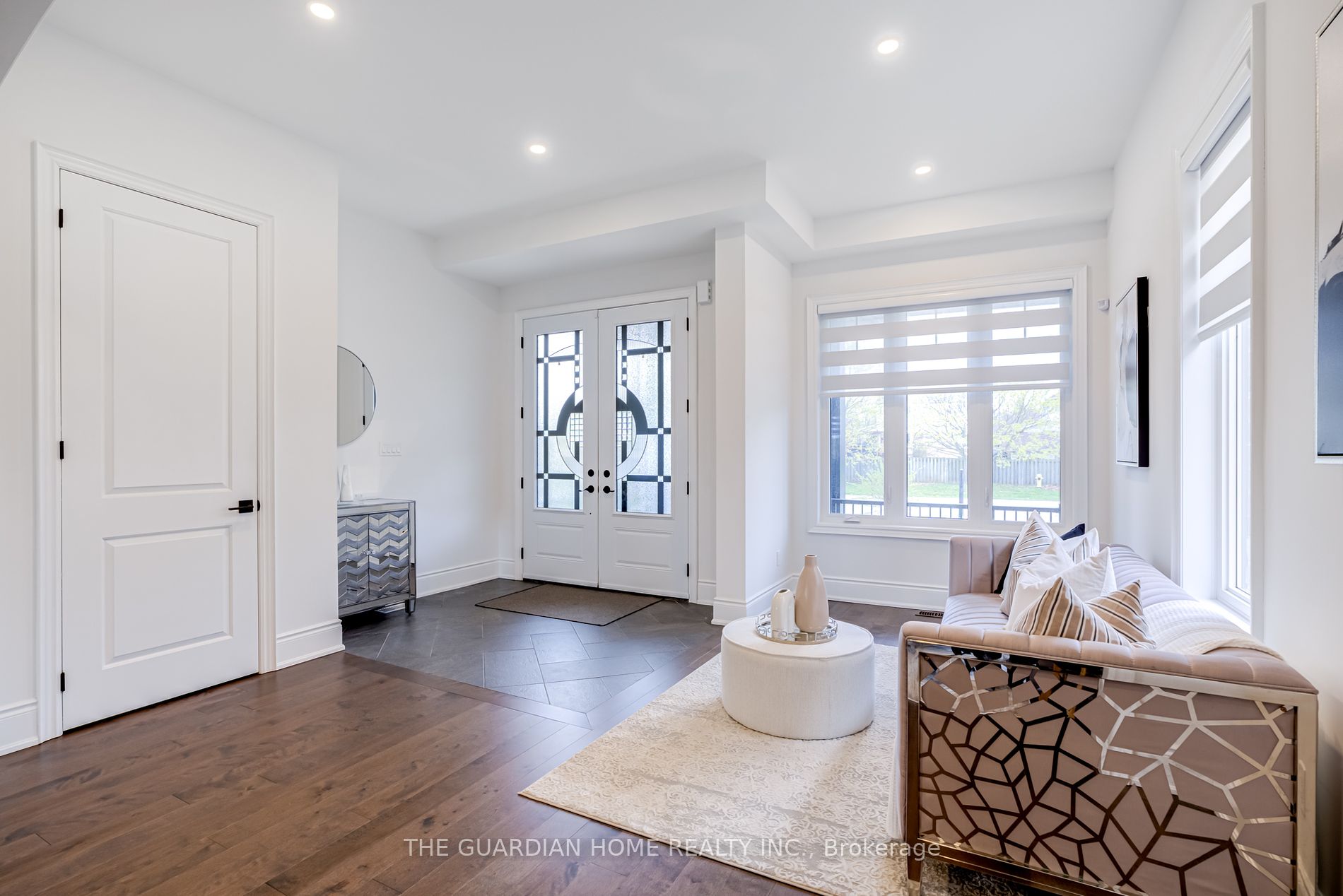 505 King Ave E
