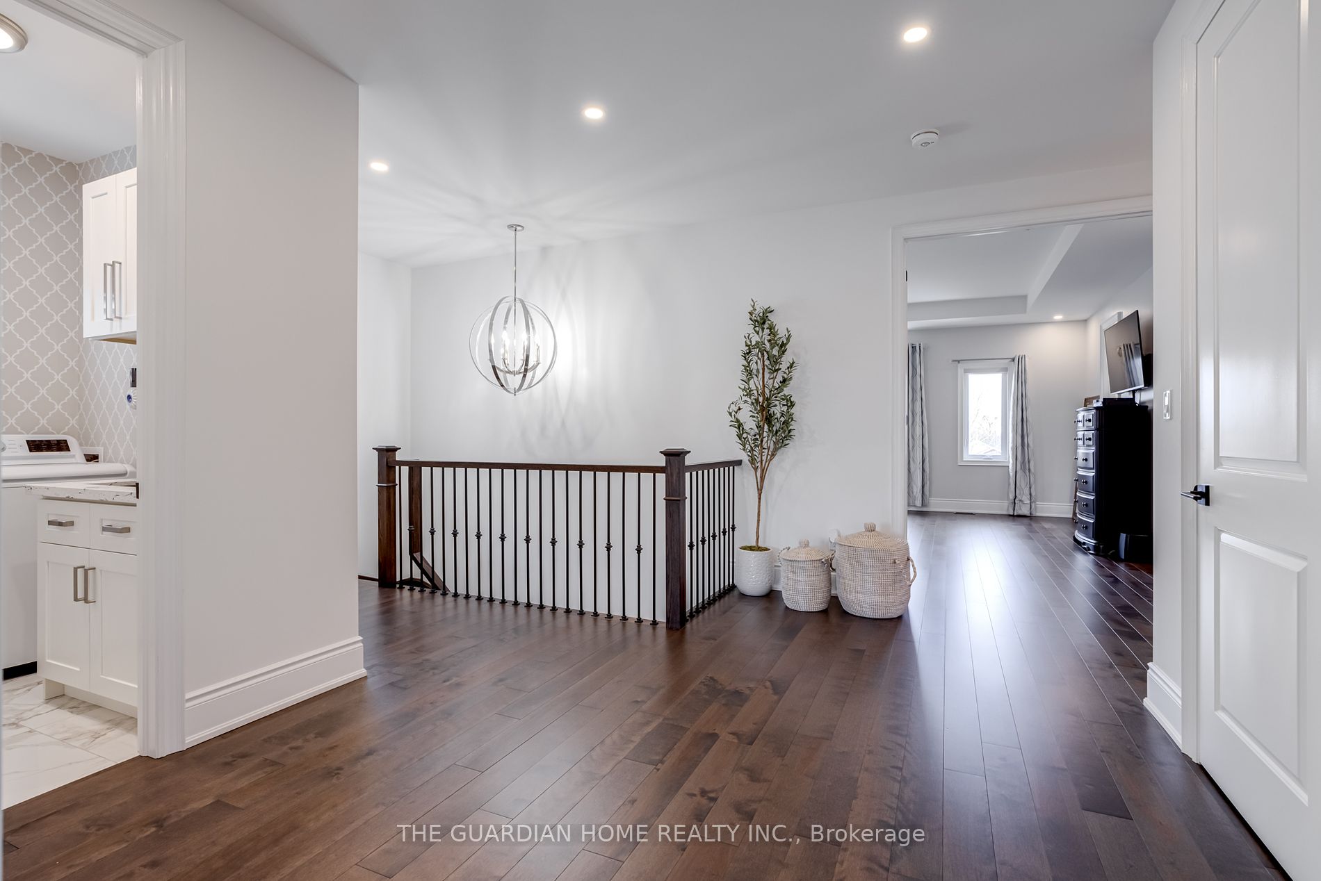 505 King Ave E