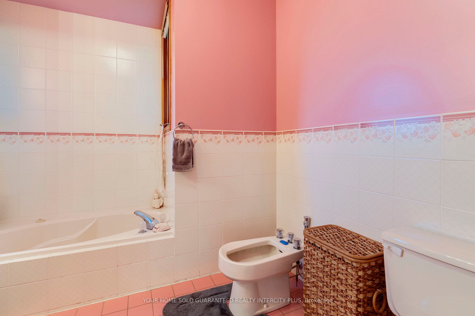 592 Fralicks Beach Rd