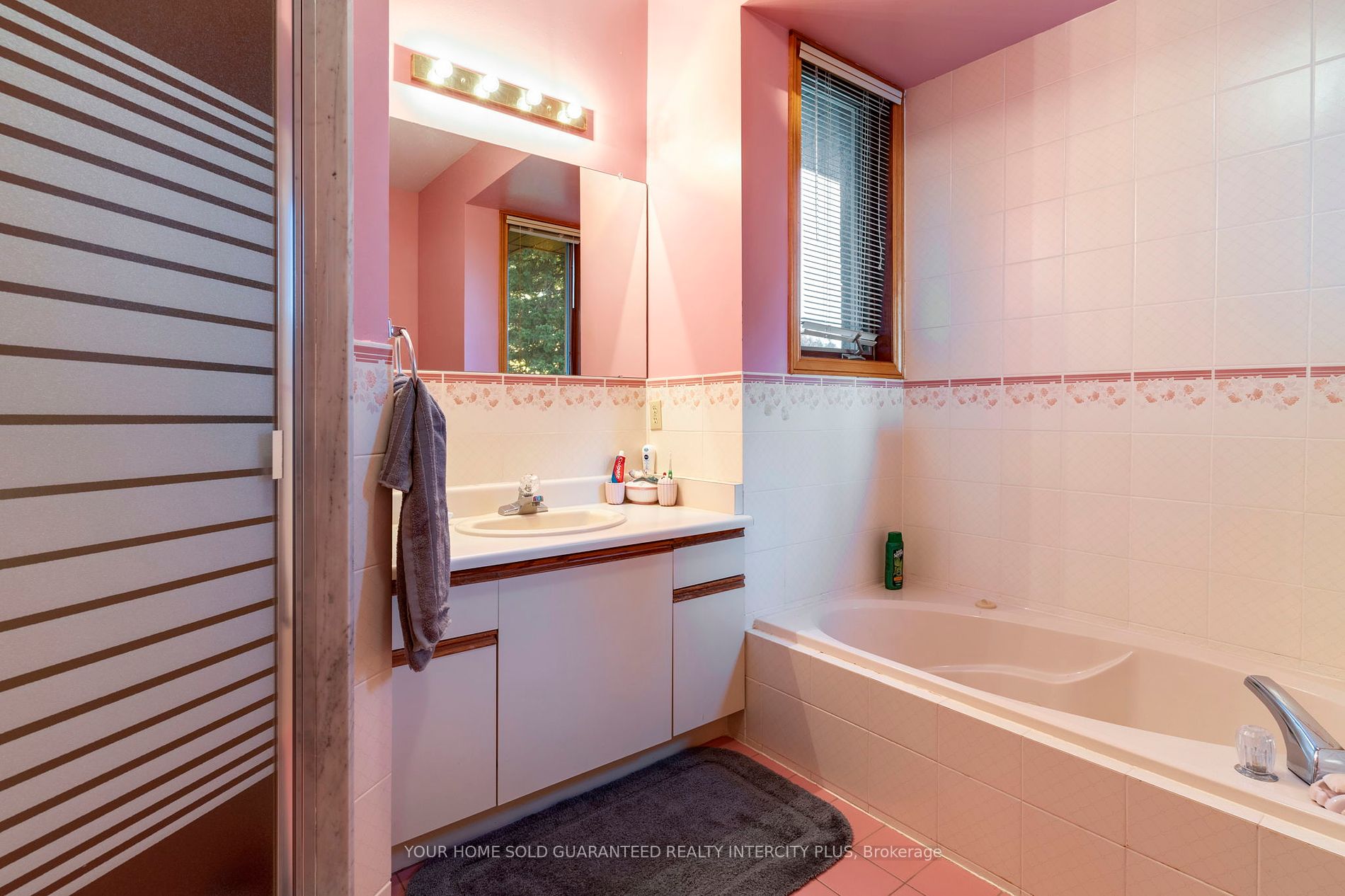 592 Fralicks Beach Rd