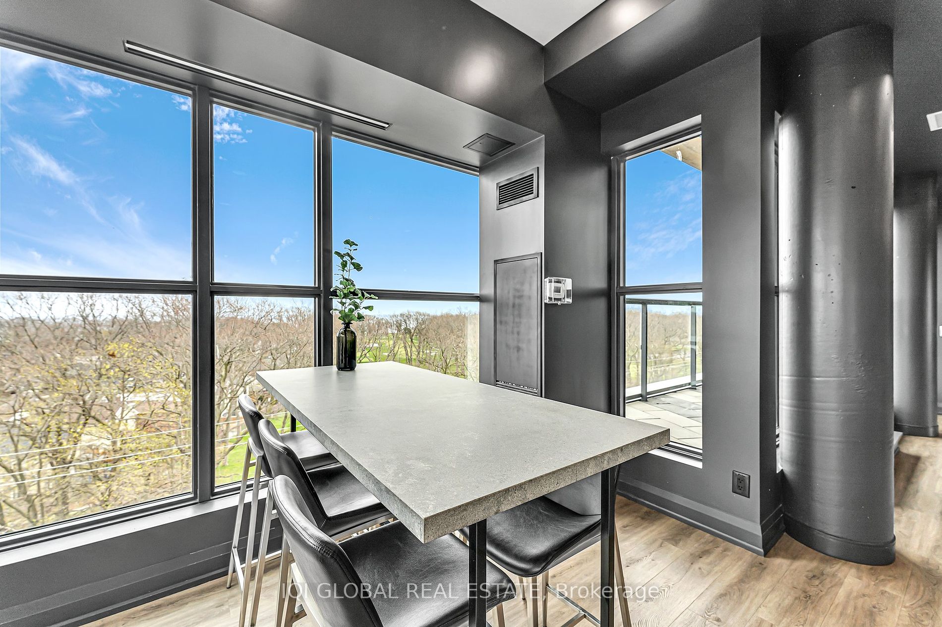 1400 Kingston Rd N, #207