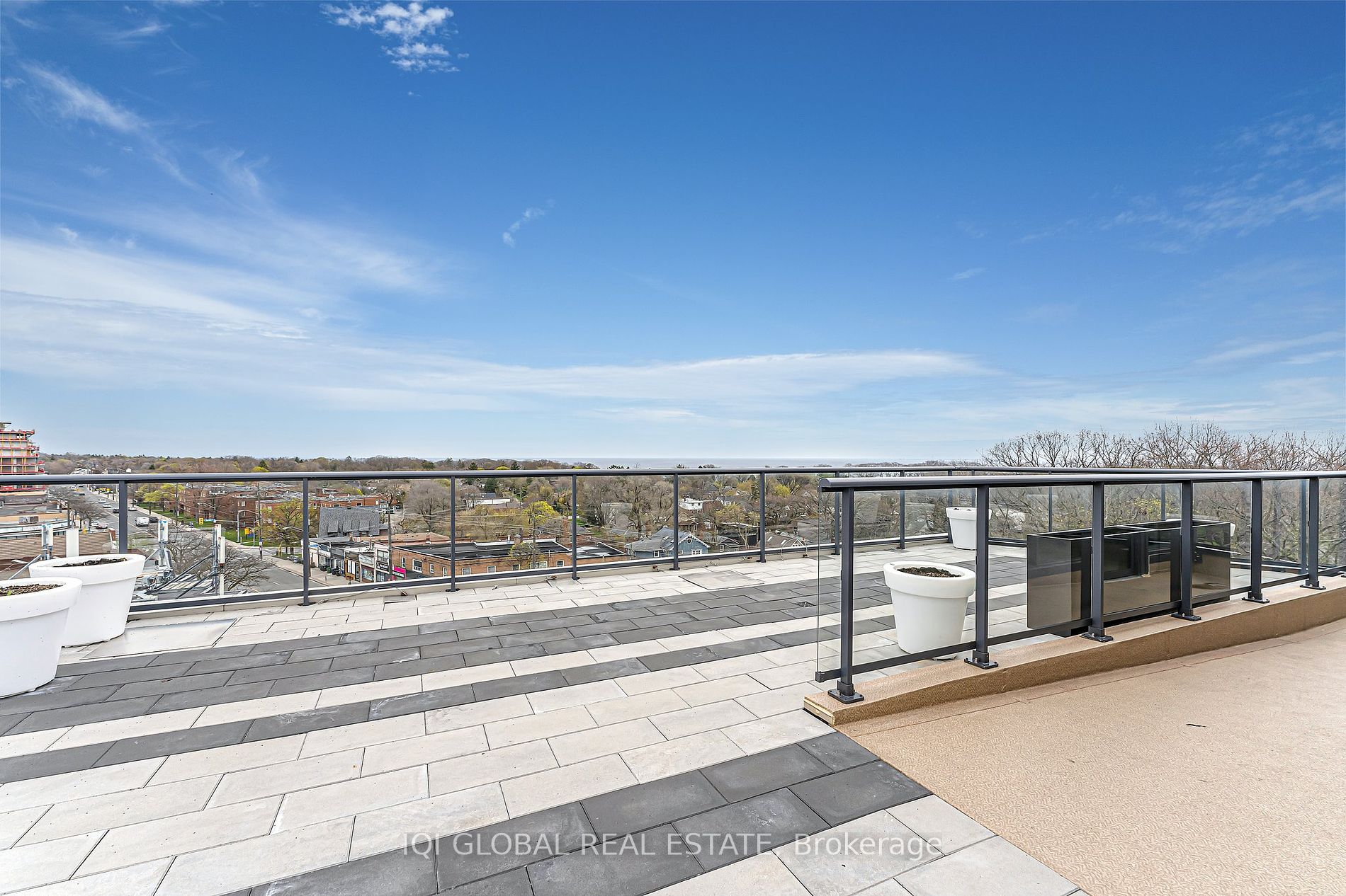 1400 Kingston Rd N, #207