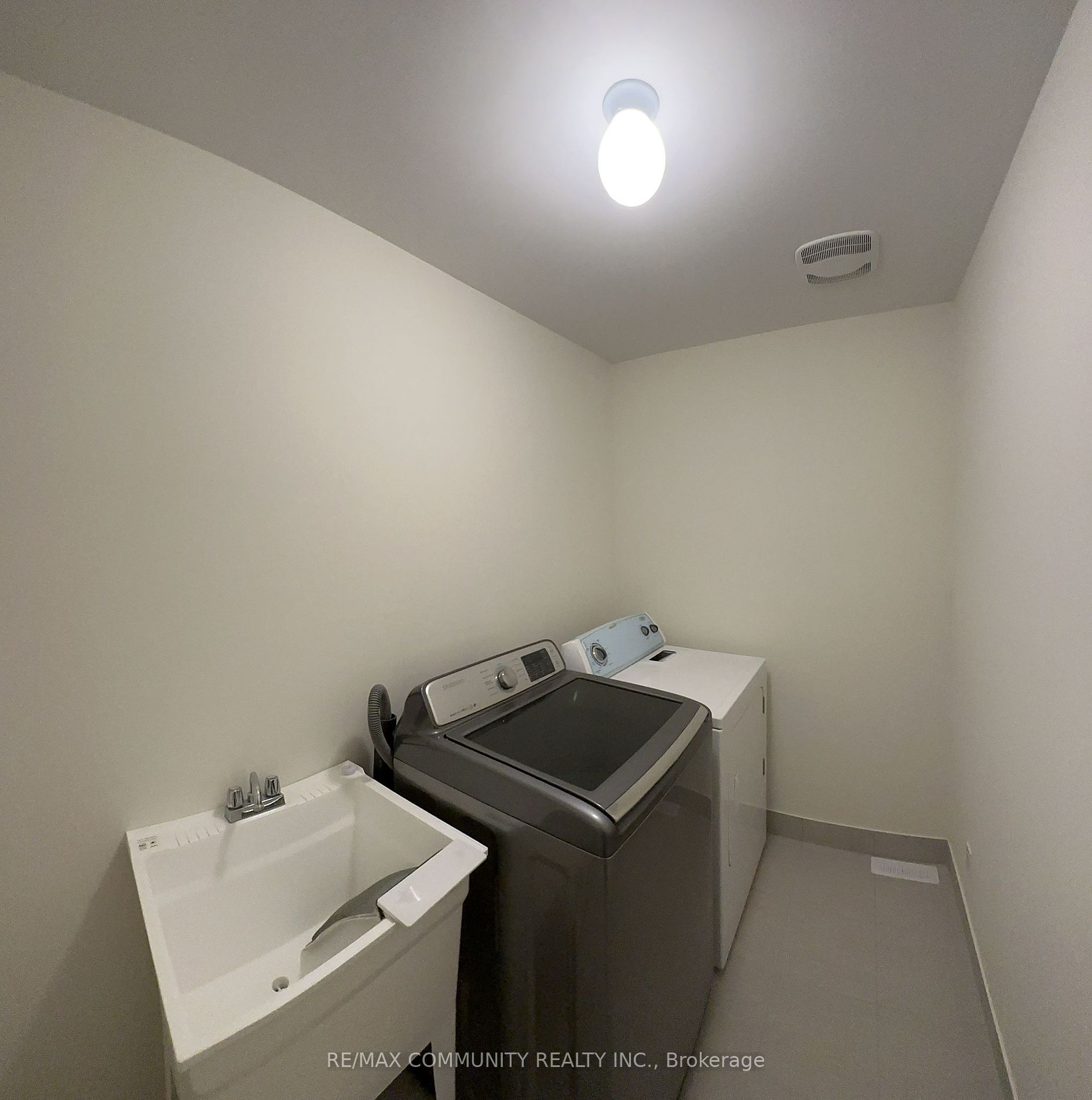 25 Jack Potts Way