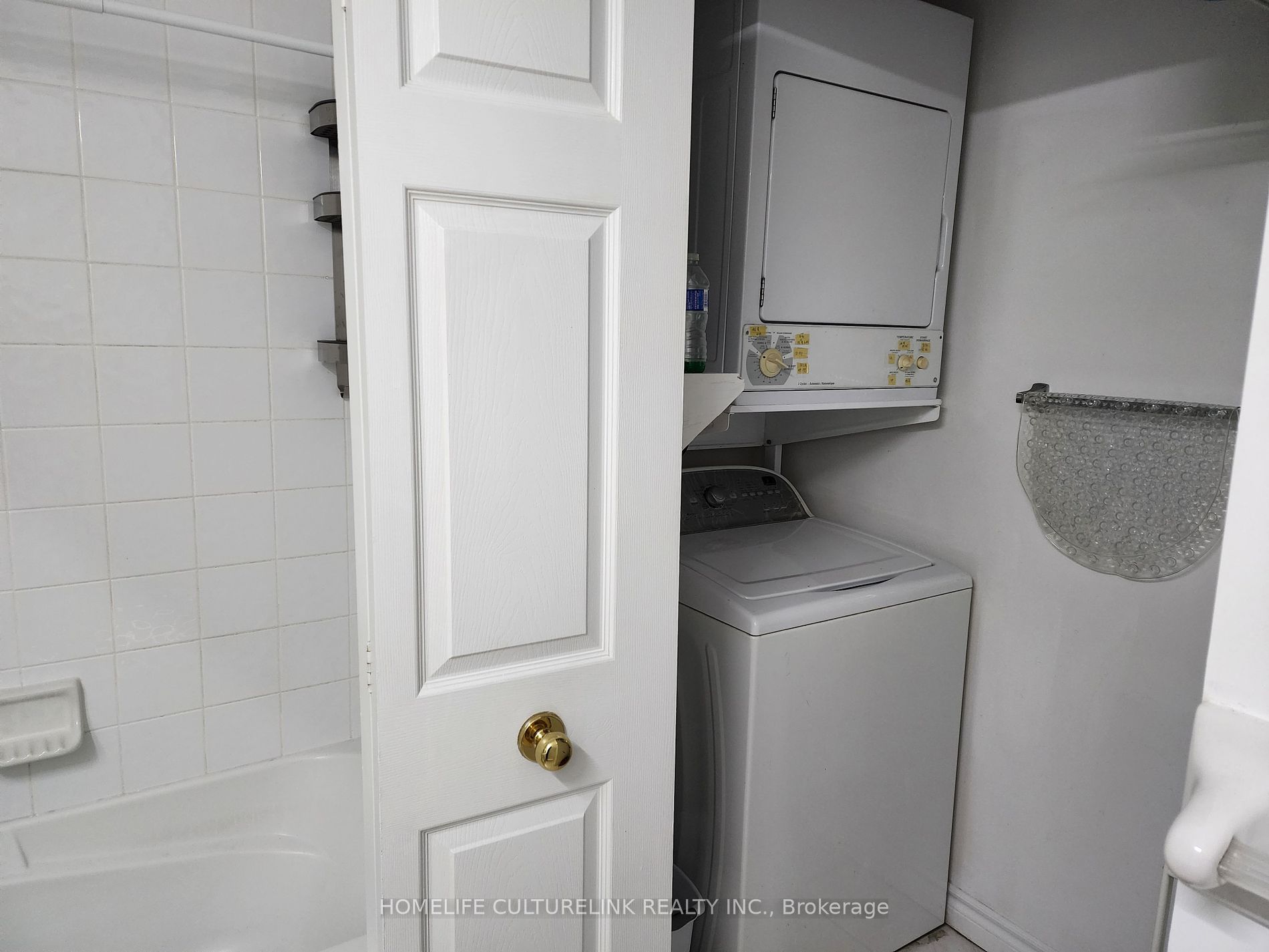 5039 Finch Avenue E, #109