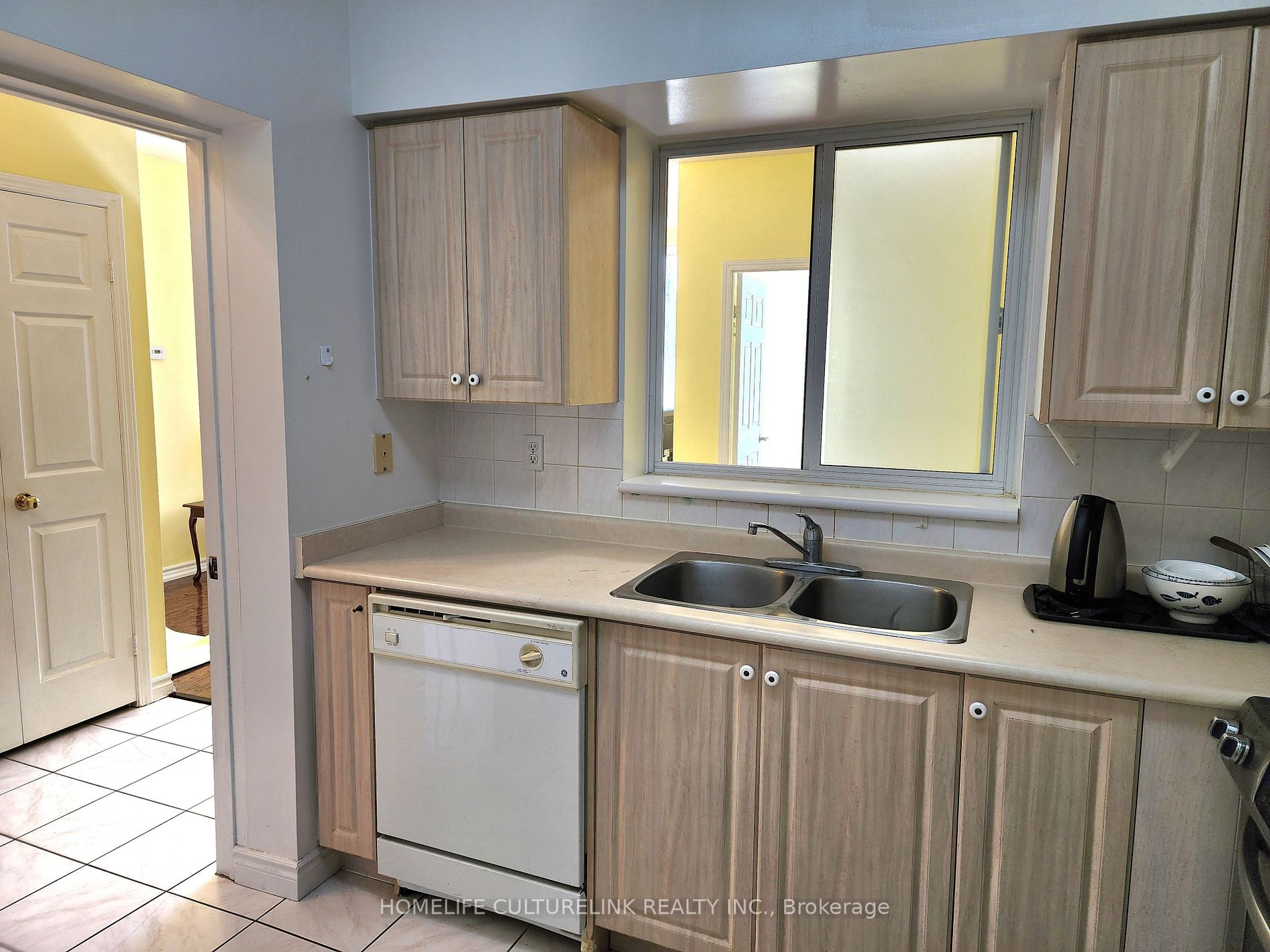 5039 Finch Avenue E, #109