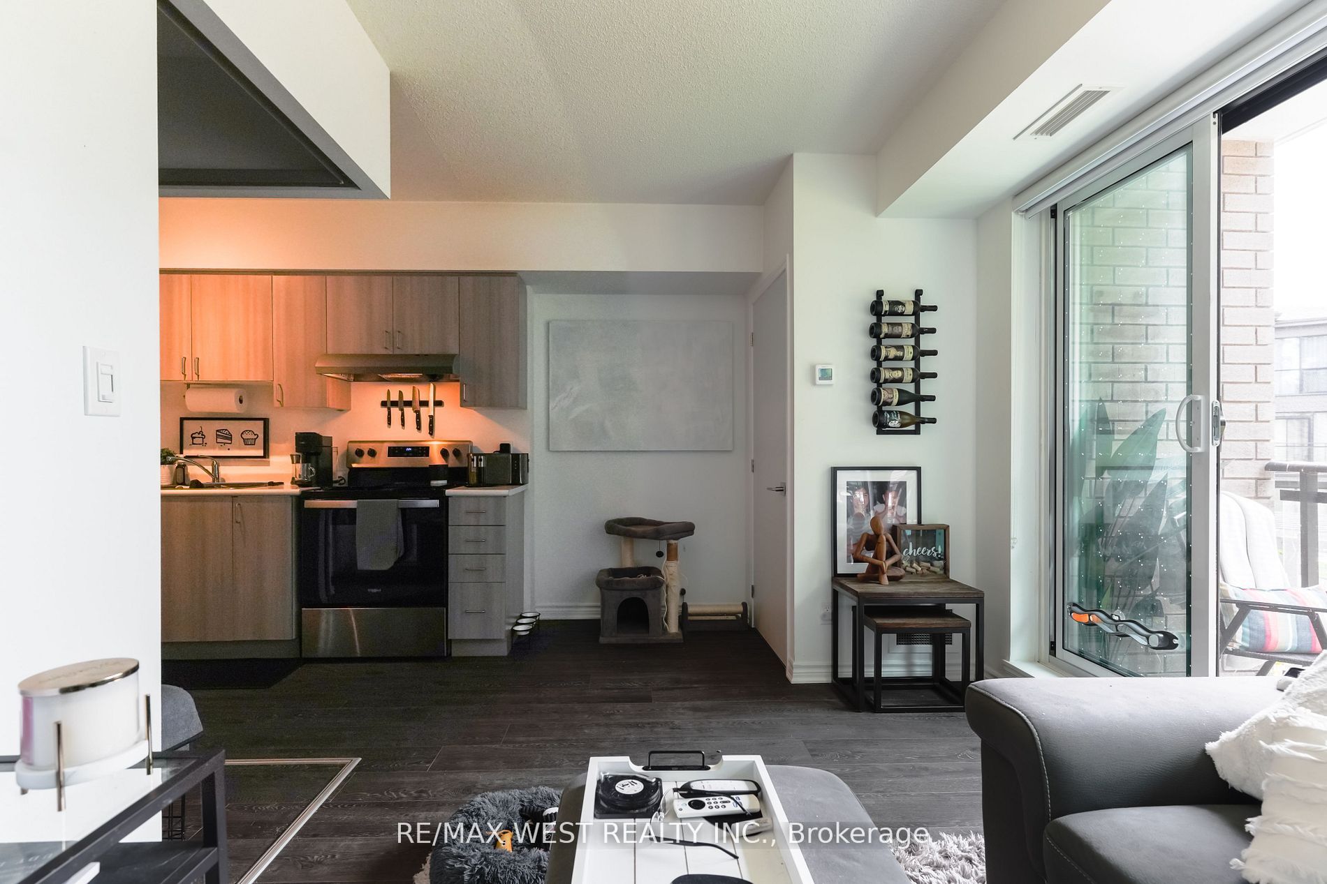 1 Falaise Rd, #211