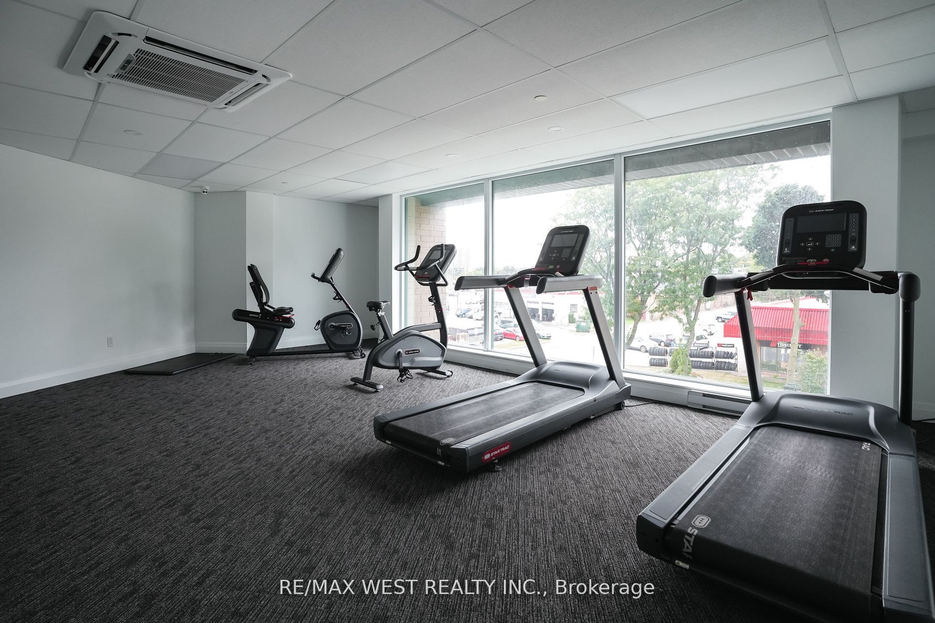 1 Falaise Rd, #211
