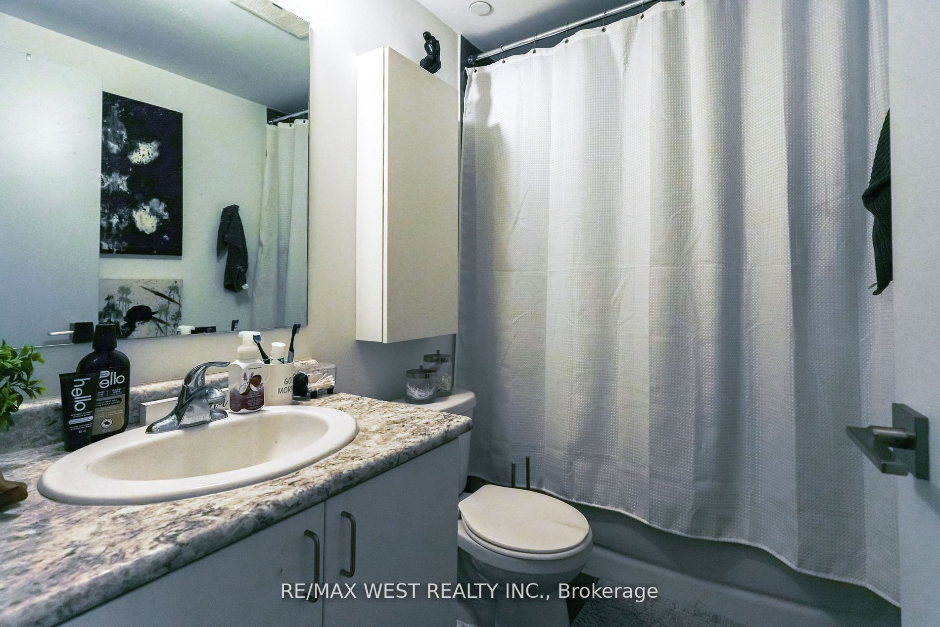 1 Falaise Rd, #211