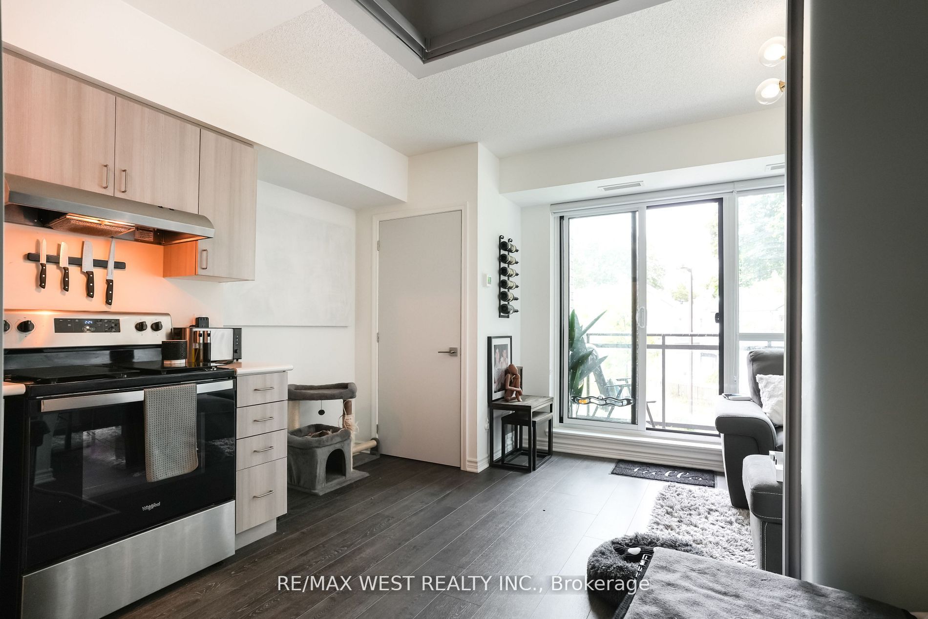 1 Falaise Rd, #211