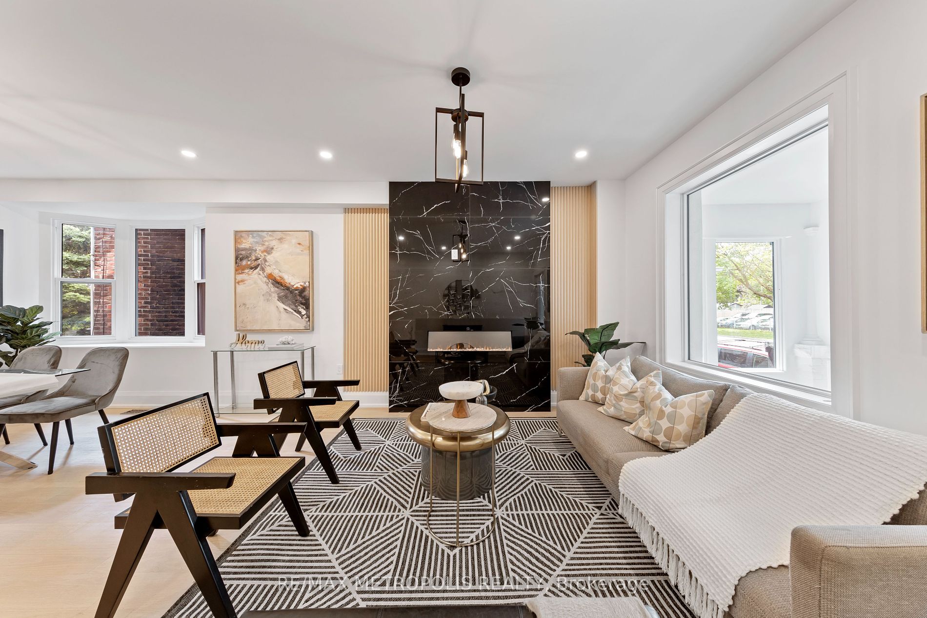149 Carlaw Ave