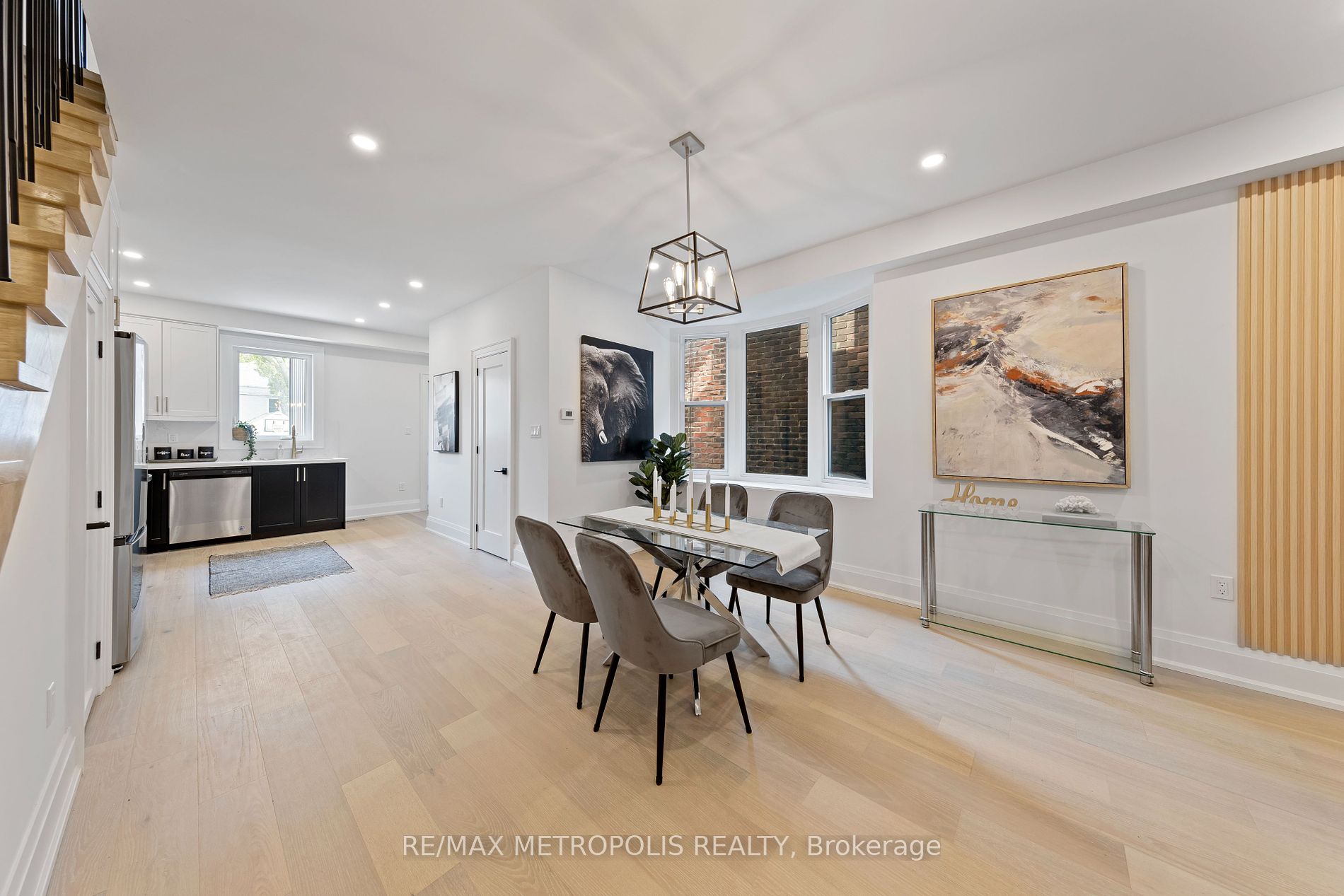 149 Carlaw Ave