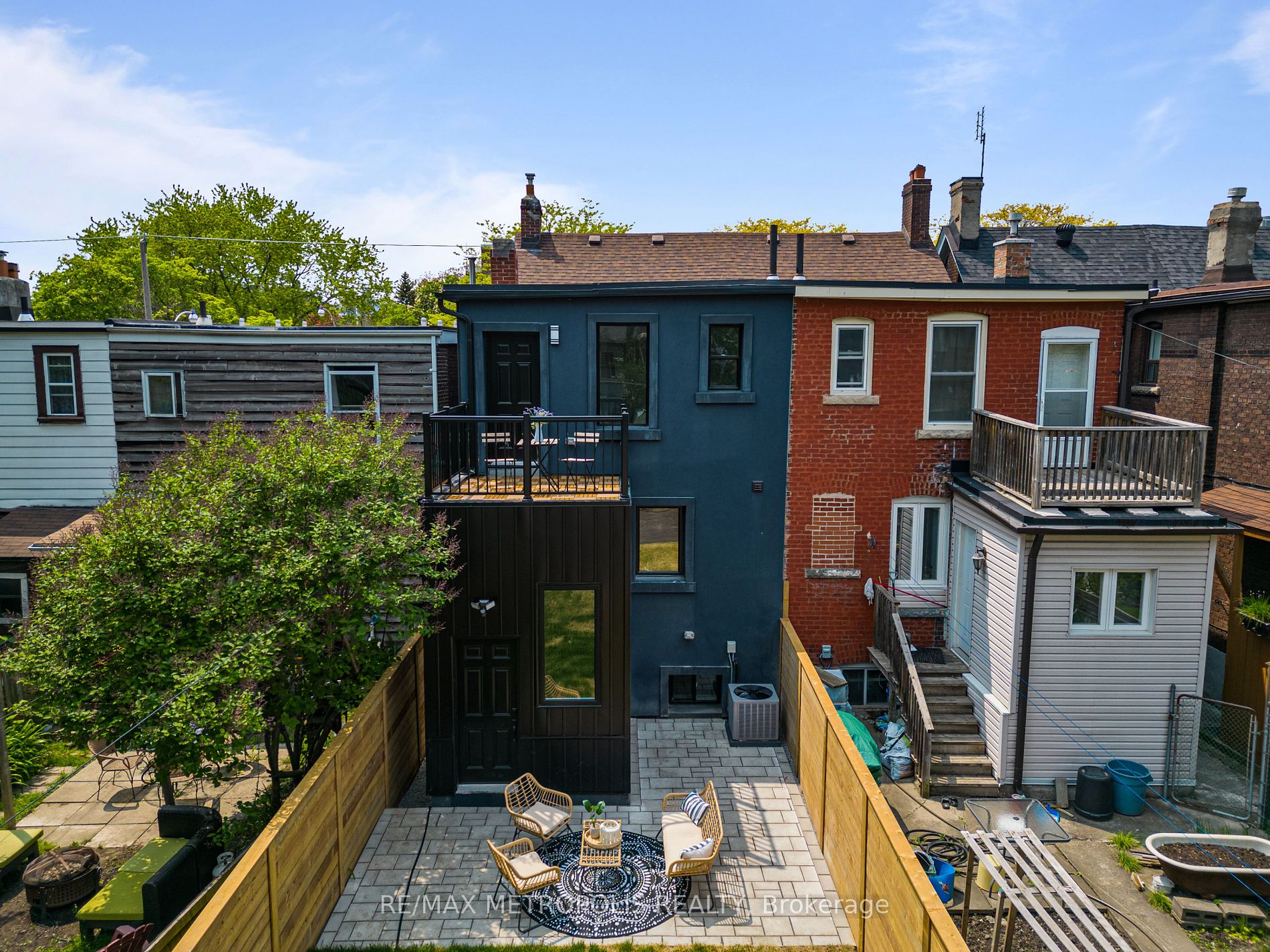 149 Carlaw Ave