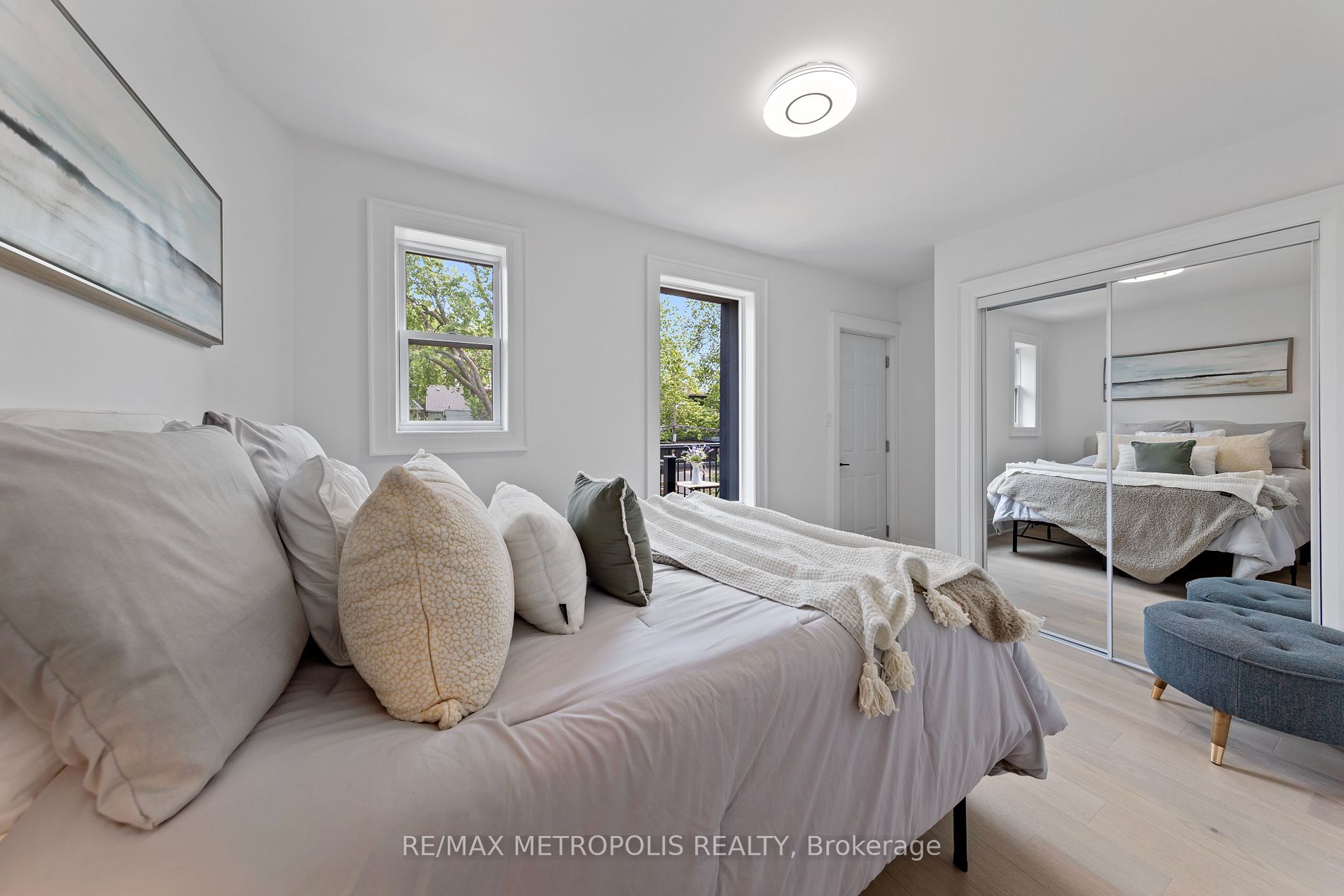 149 Carlaw Ave
