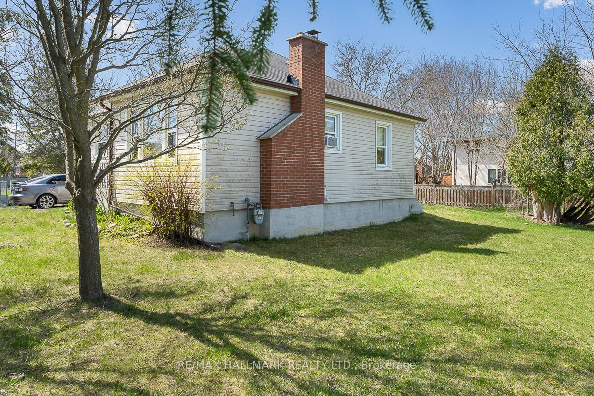2030 Ritson Road N
