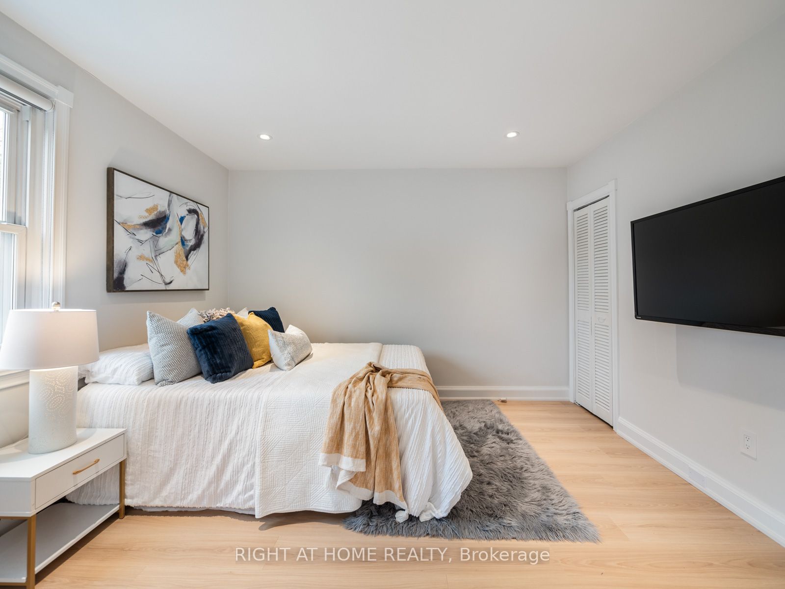 49 Amsterdam Ave