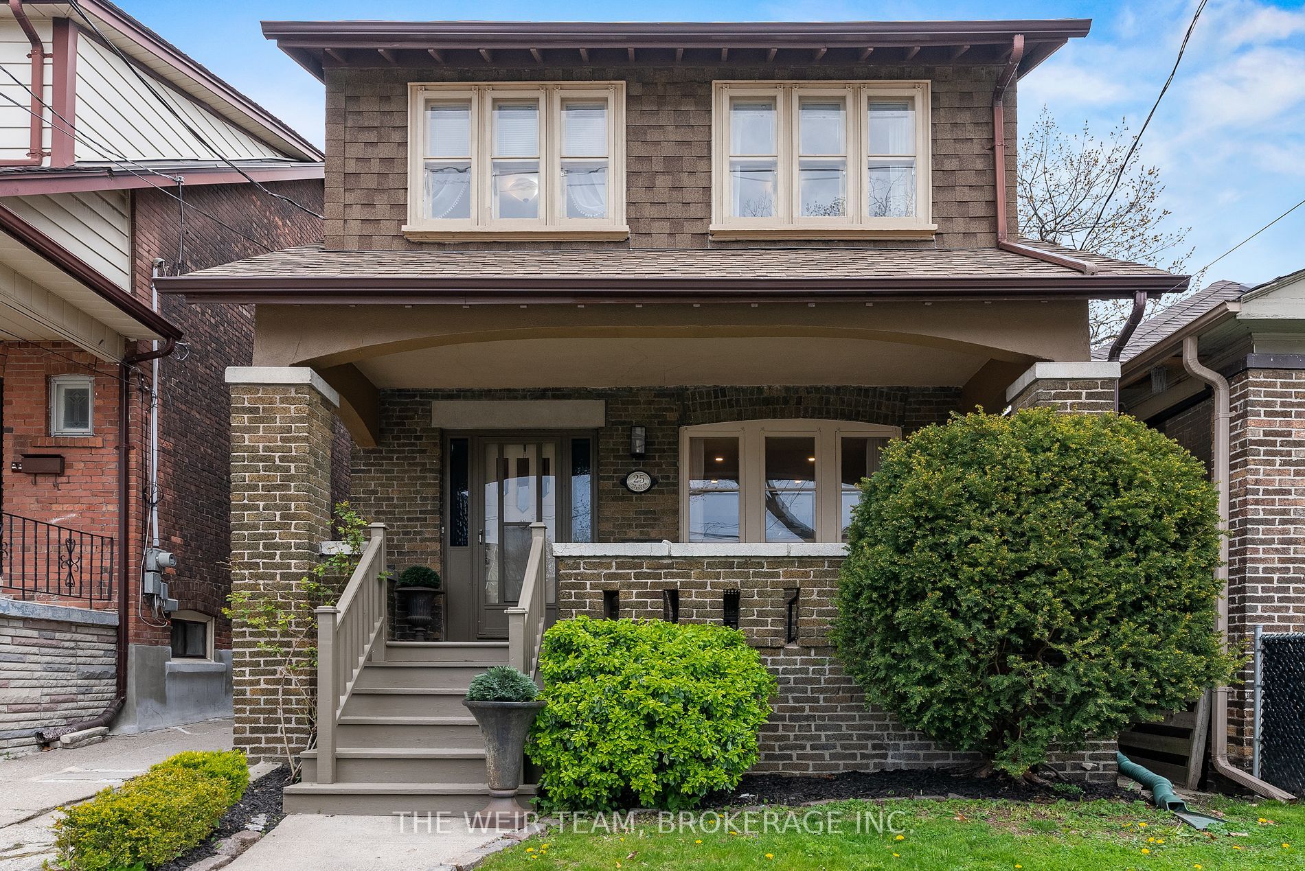 25 Oak Park Avenue