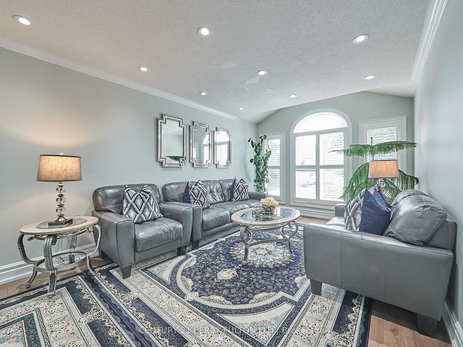 110 Root Cres