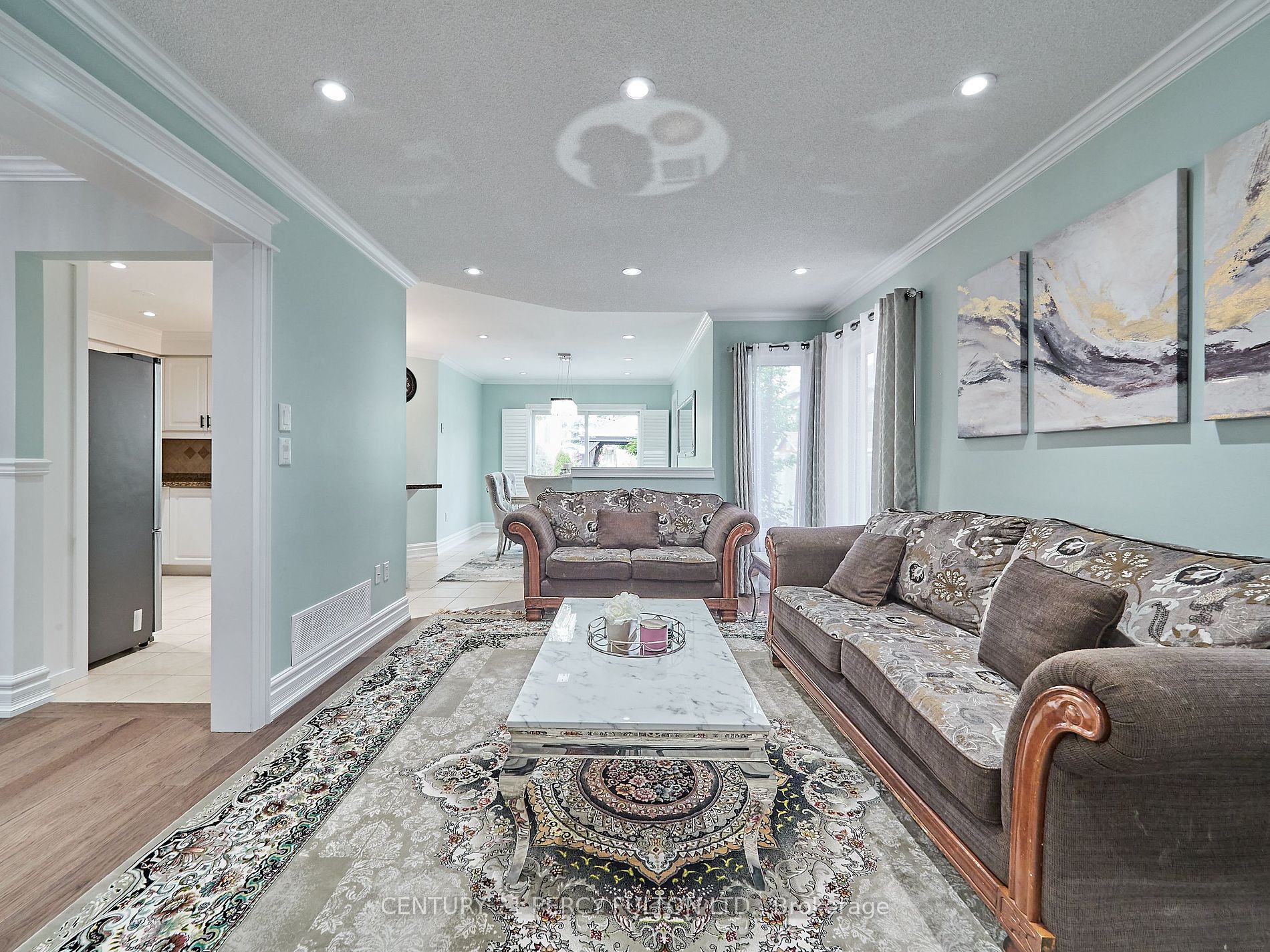 110 Root Cres