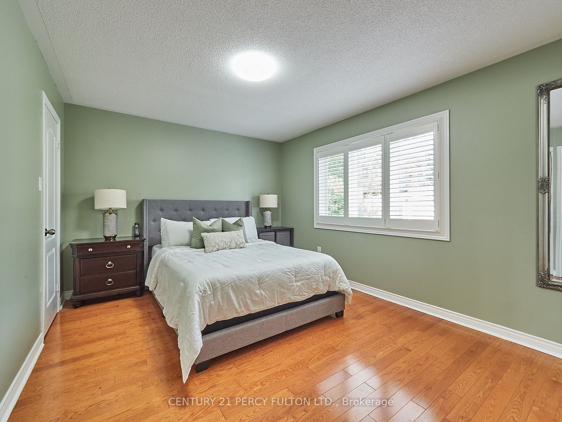 110 Root Cres