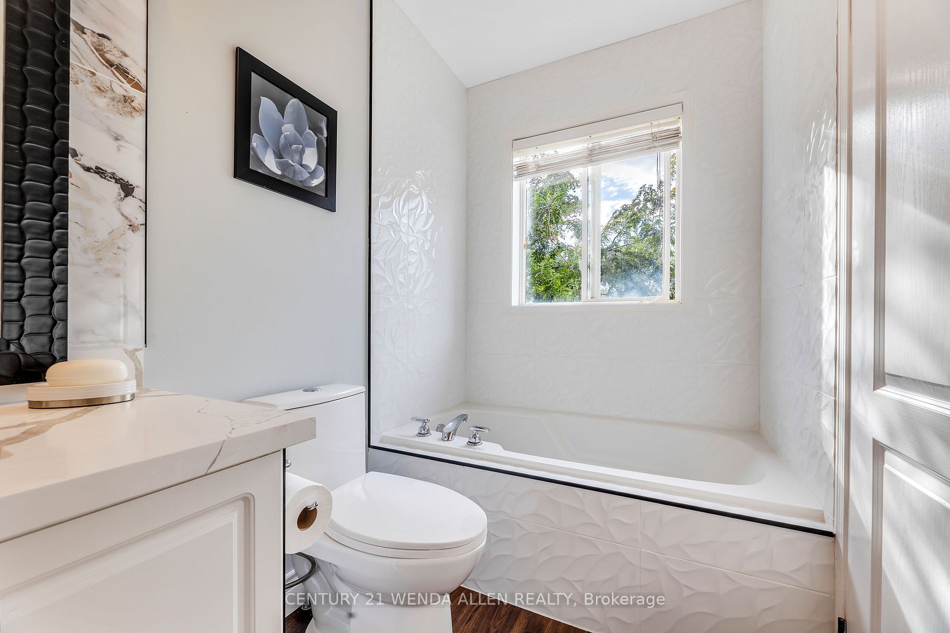 10 Harmer Dr