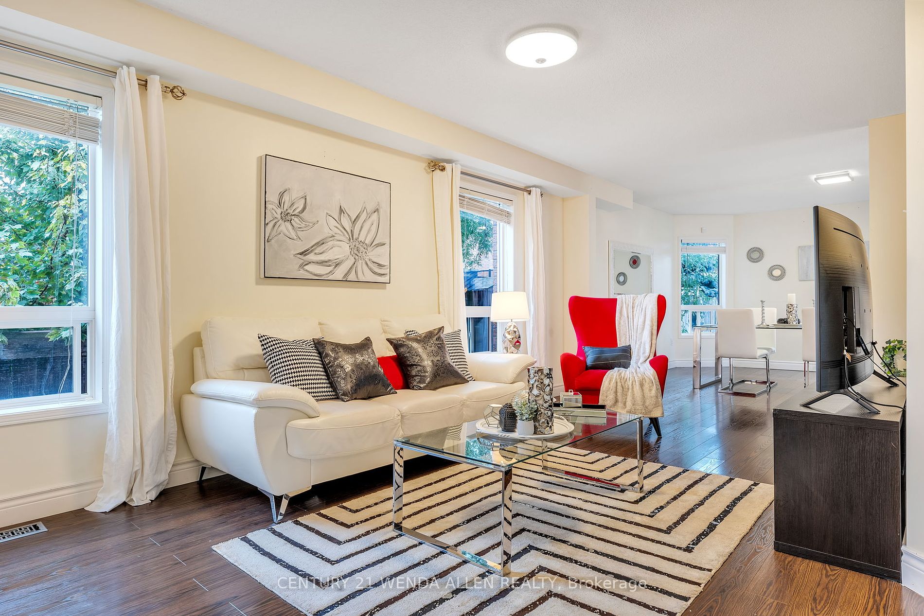 10 Harmer Dr