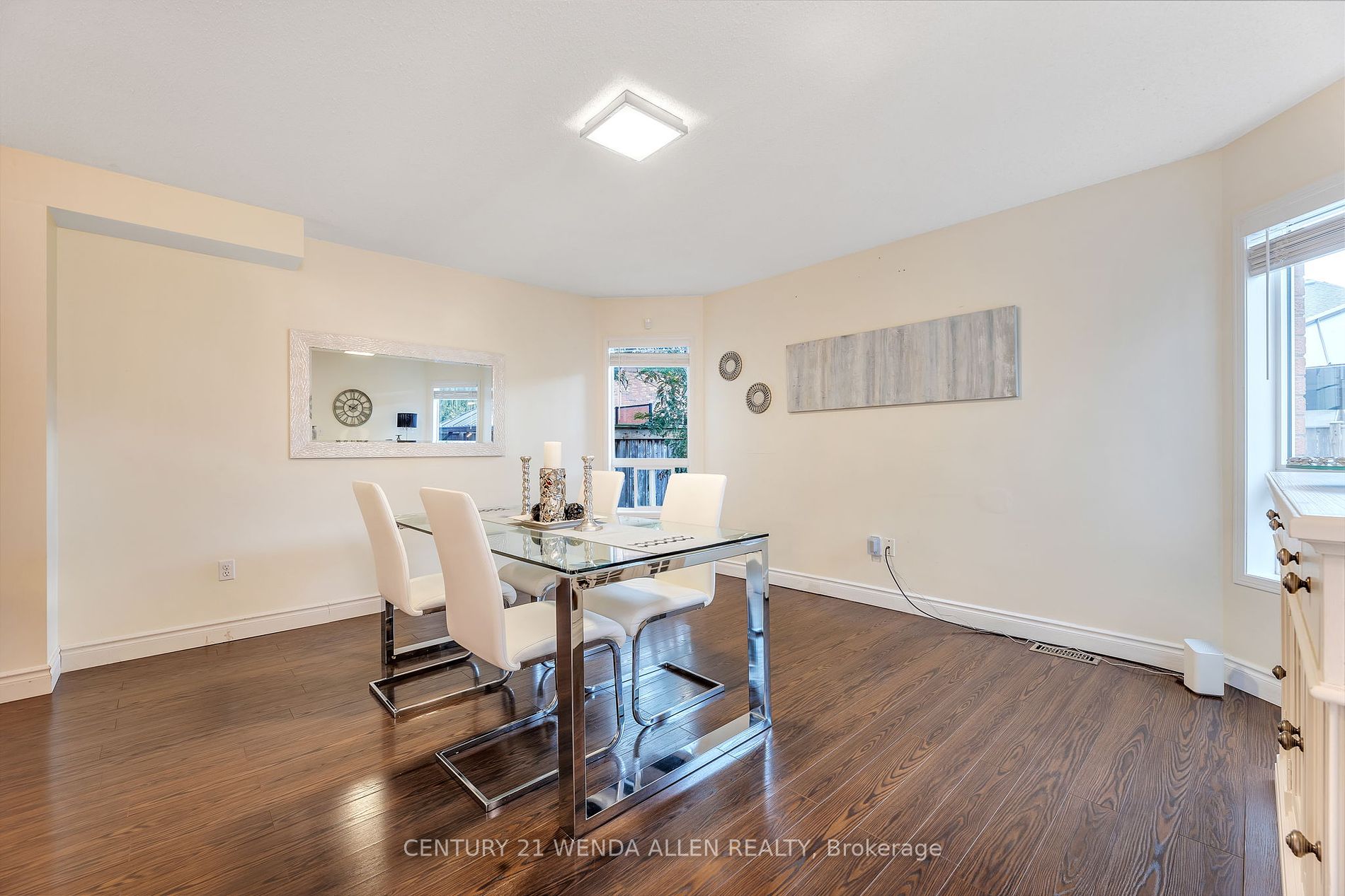 10 Harmer Dr