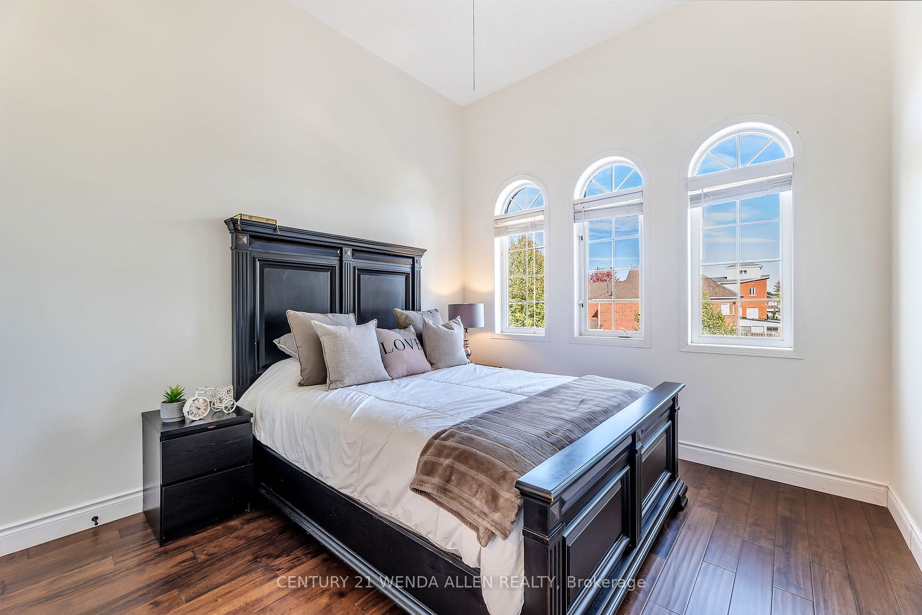 10 Harmer Dr